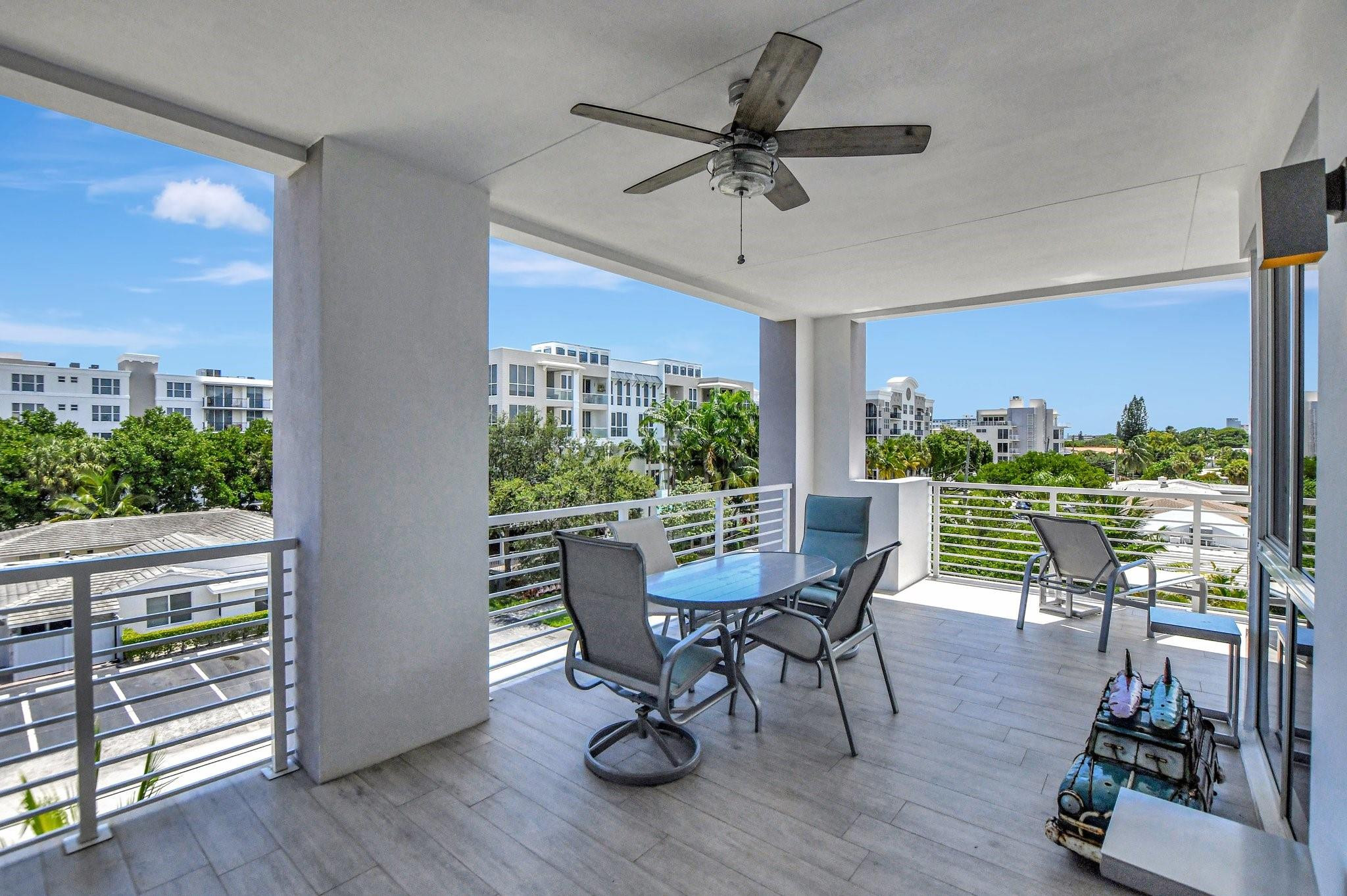 51 SE 19th Avenue #403