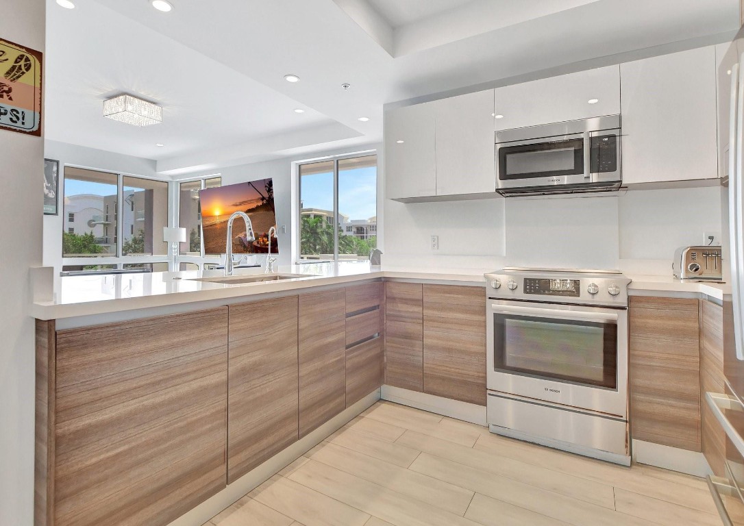 51 SE 19th Avenue #403