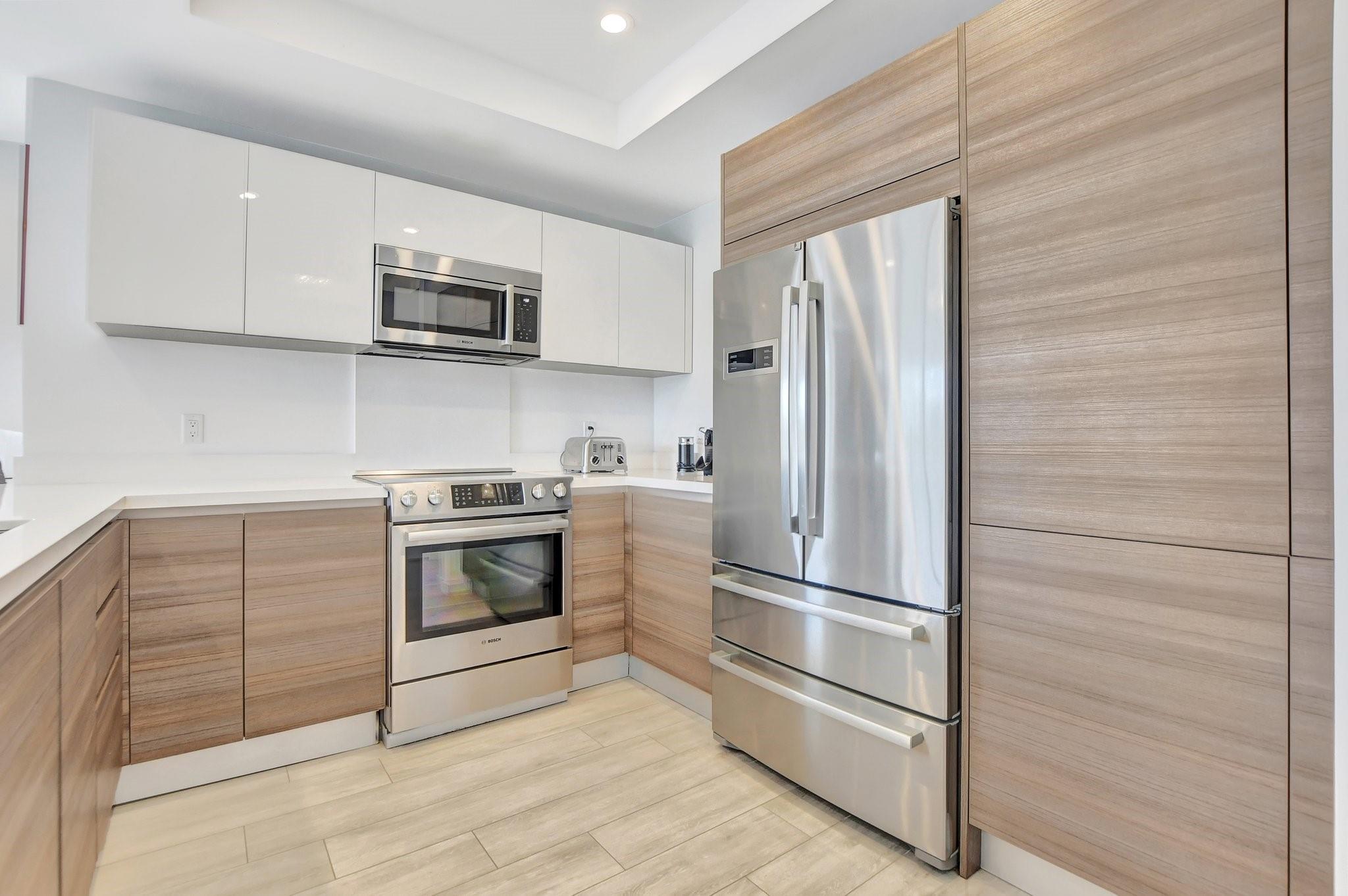 51 SE 19th Avenue #403