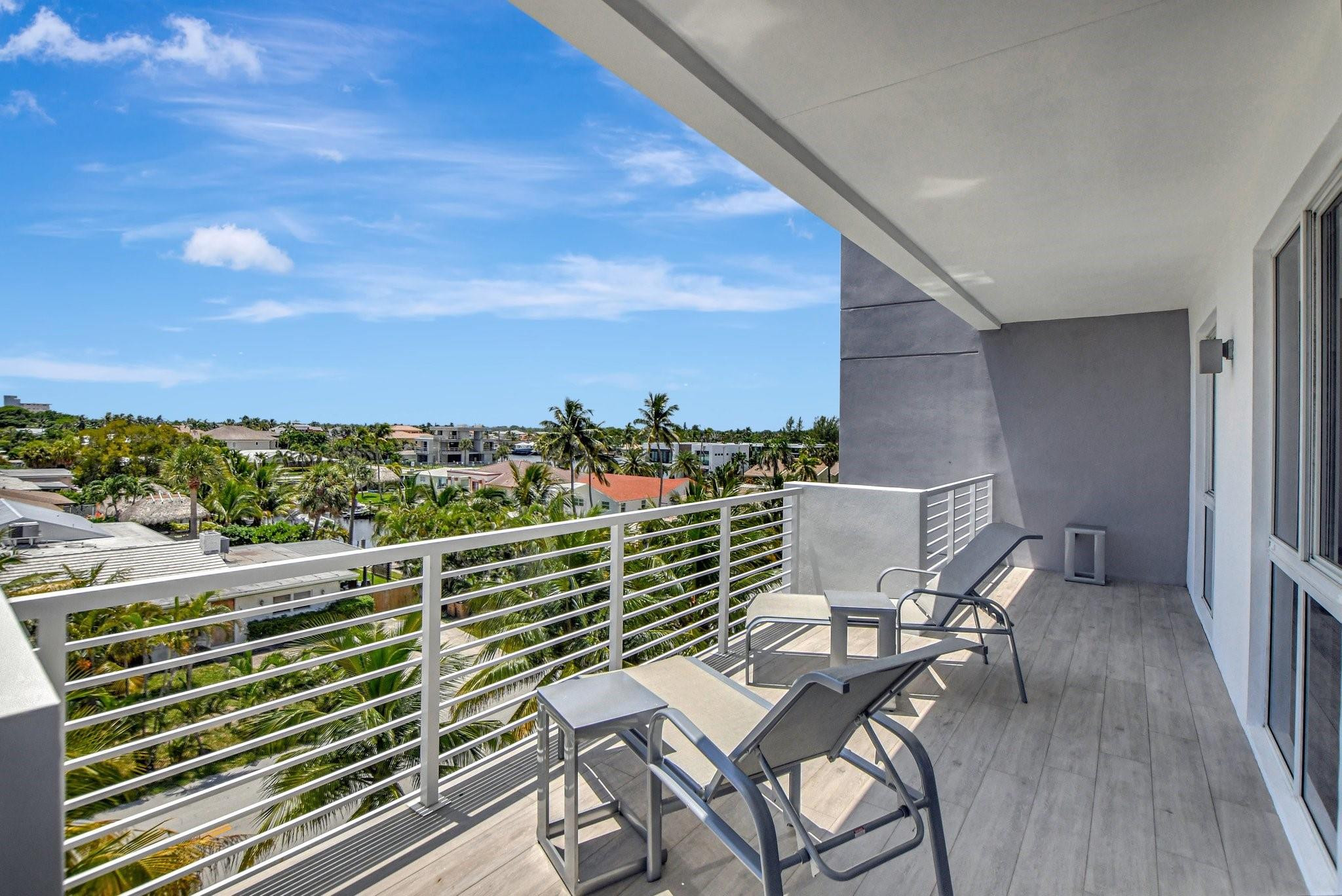 51 SE 19th Avenue #403