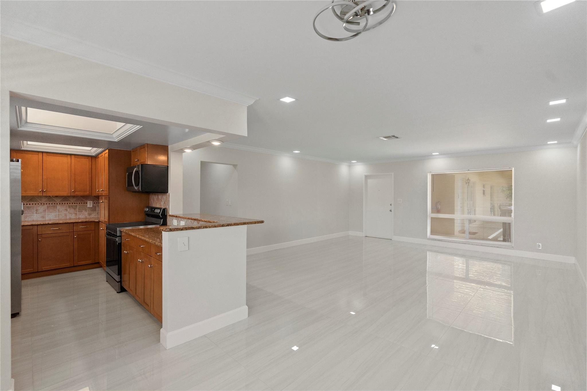 2755 NE 28th Ave F2