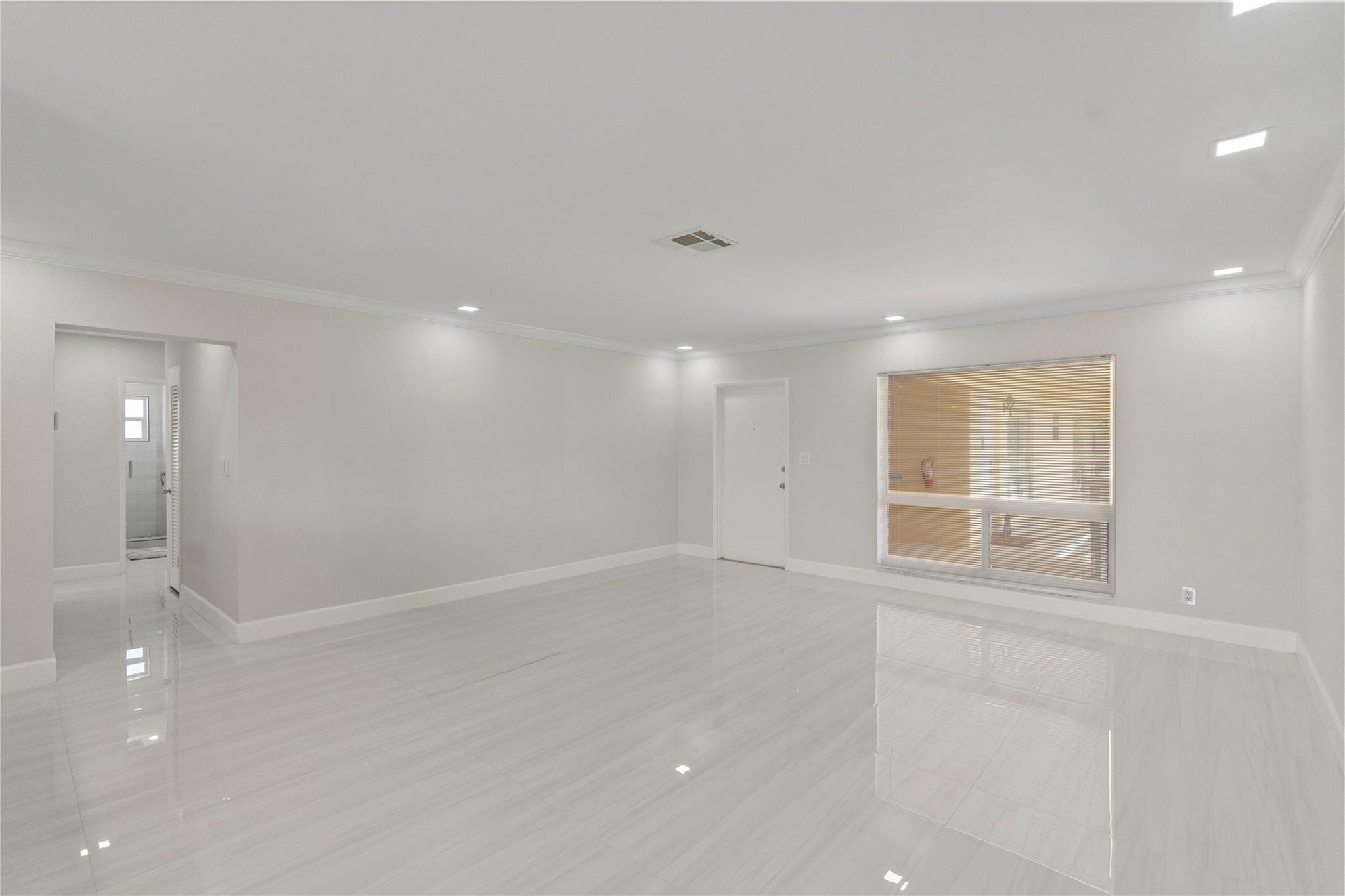 2755 NE 28th Ave F2