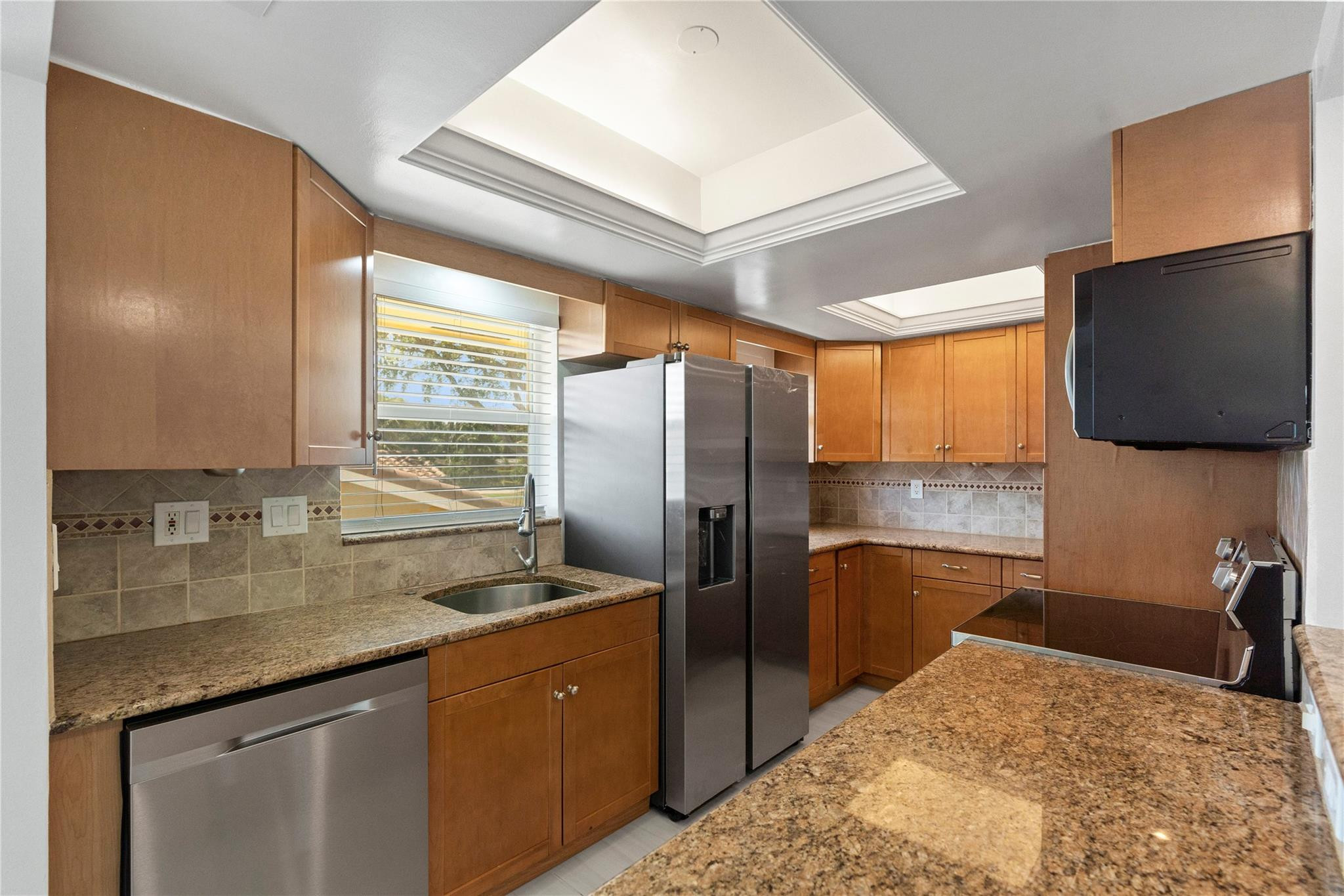 2755 NE 28th Ave F2