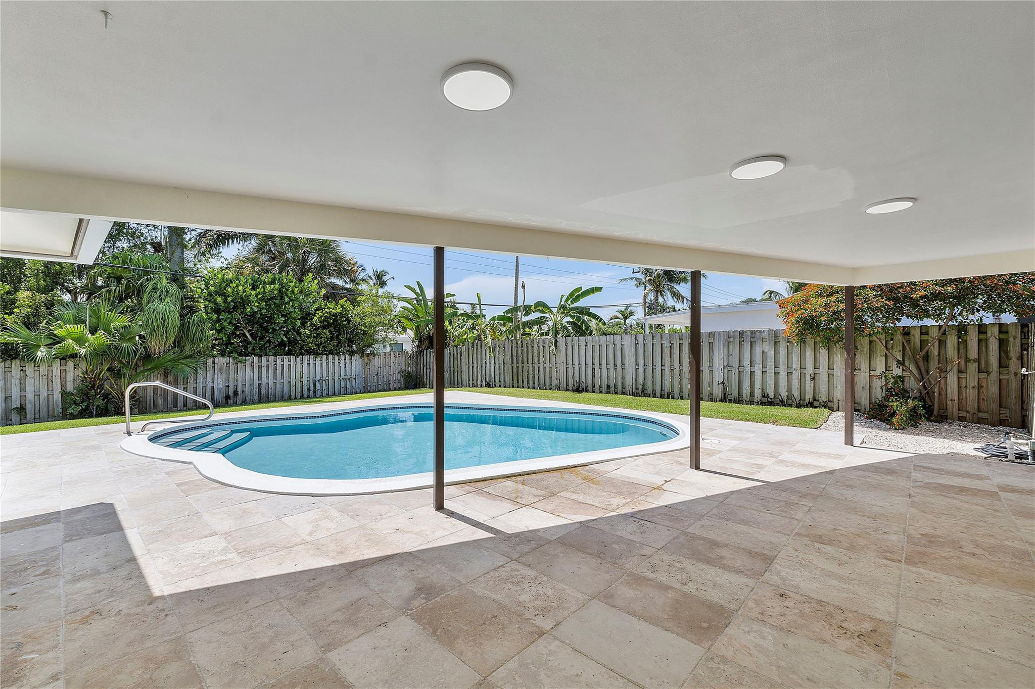 400 SW 9th Avenue