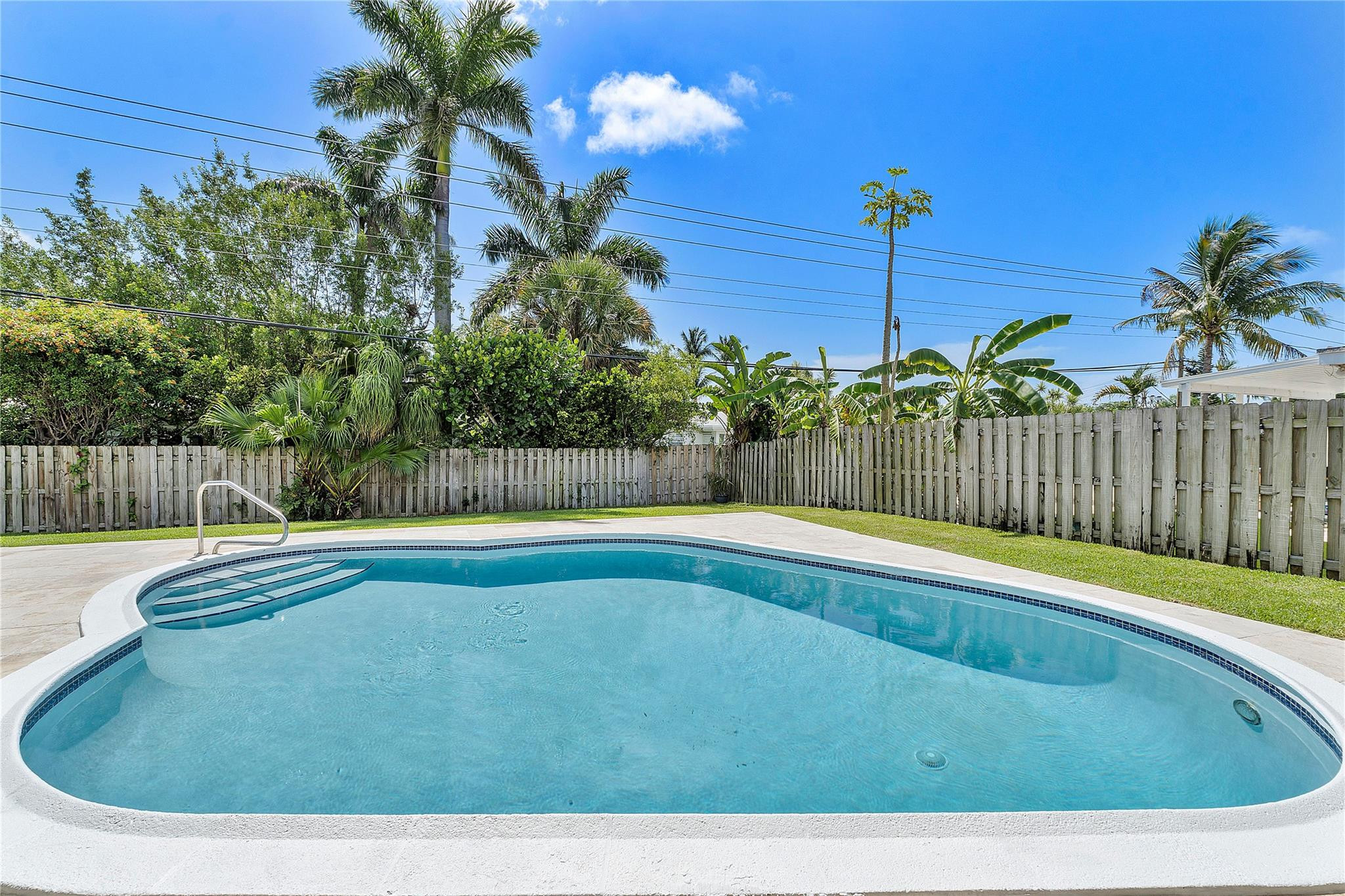 400 SW 9th Avenue