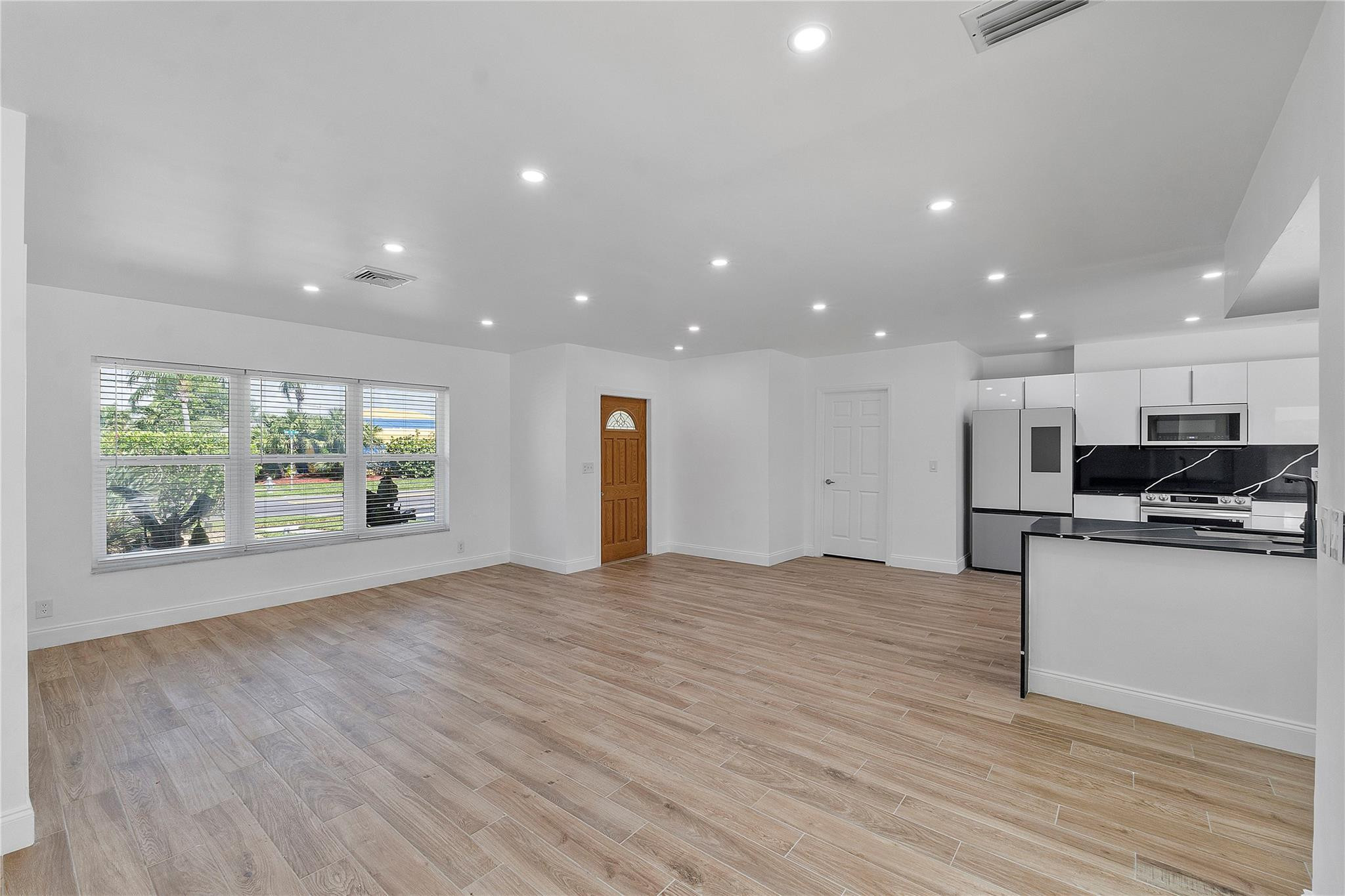 400 SW 9th Avenue