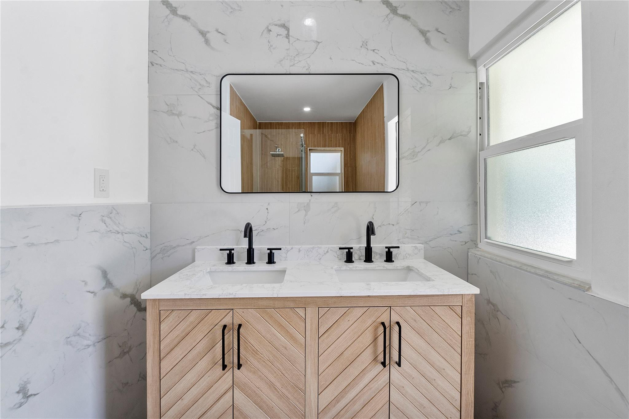400 SW 9th Avenue