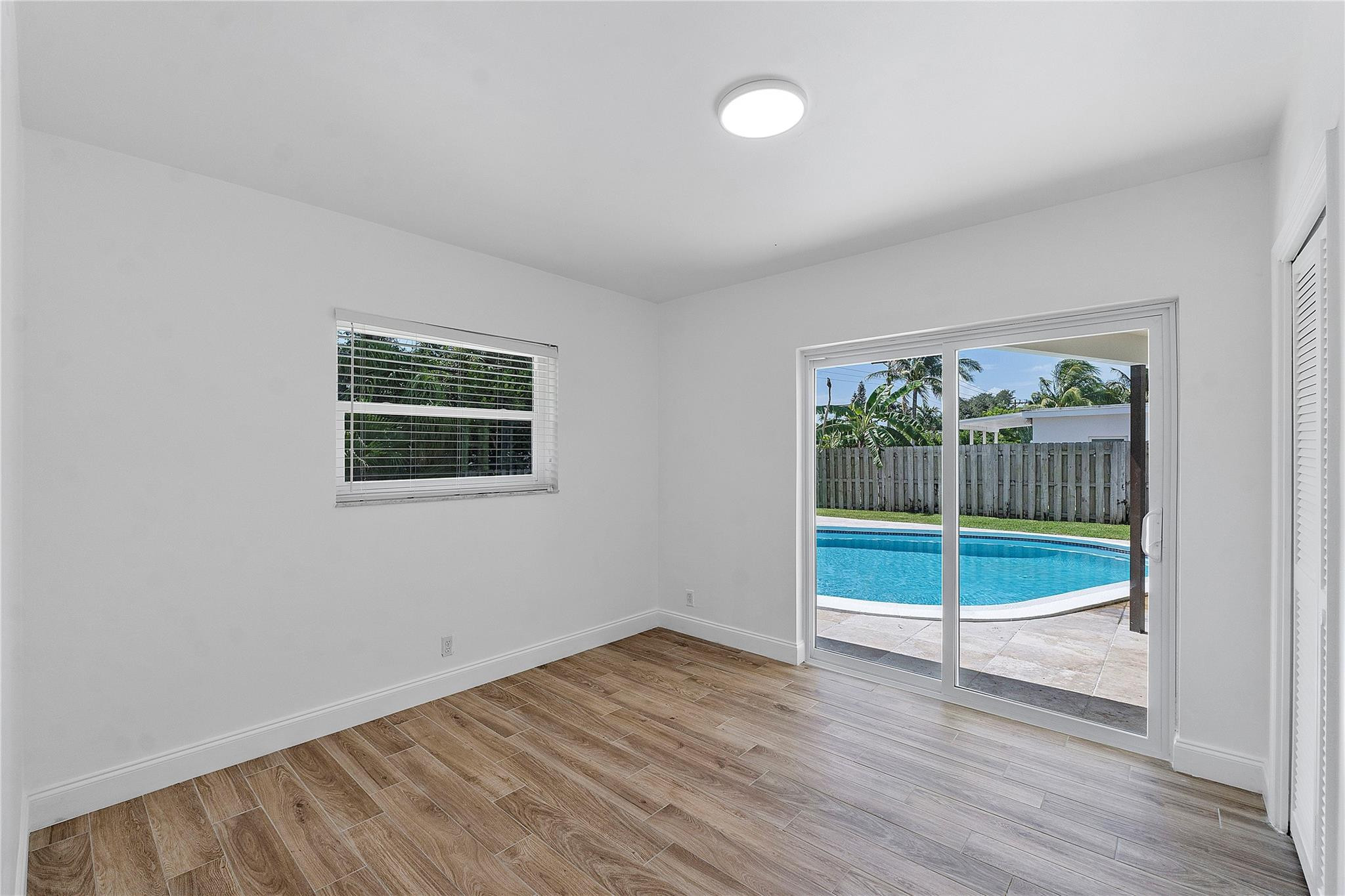 400 SW 9th Avenue