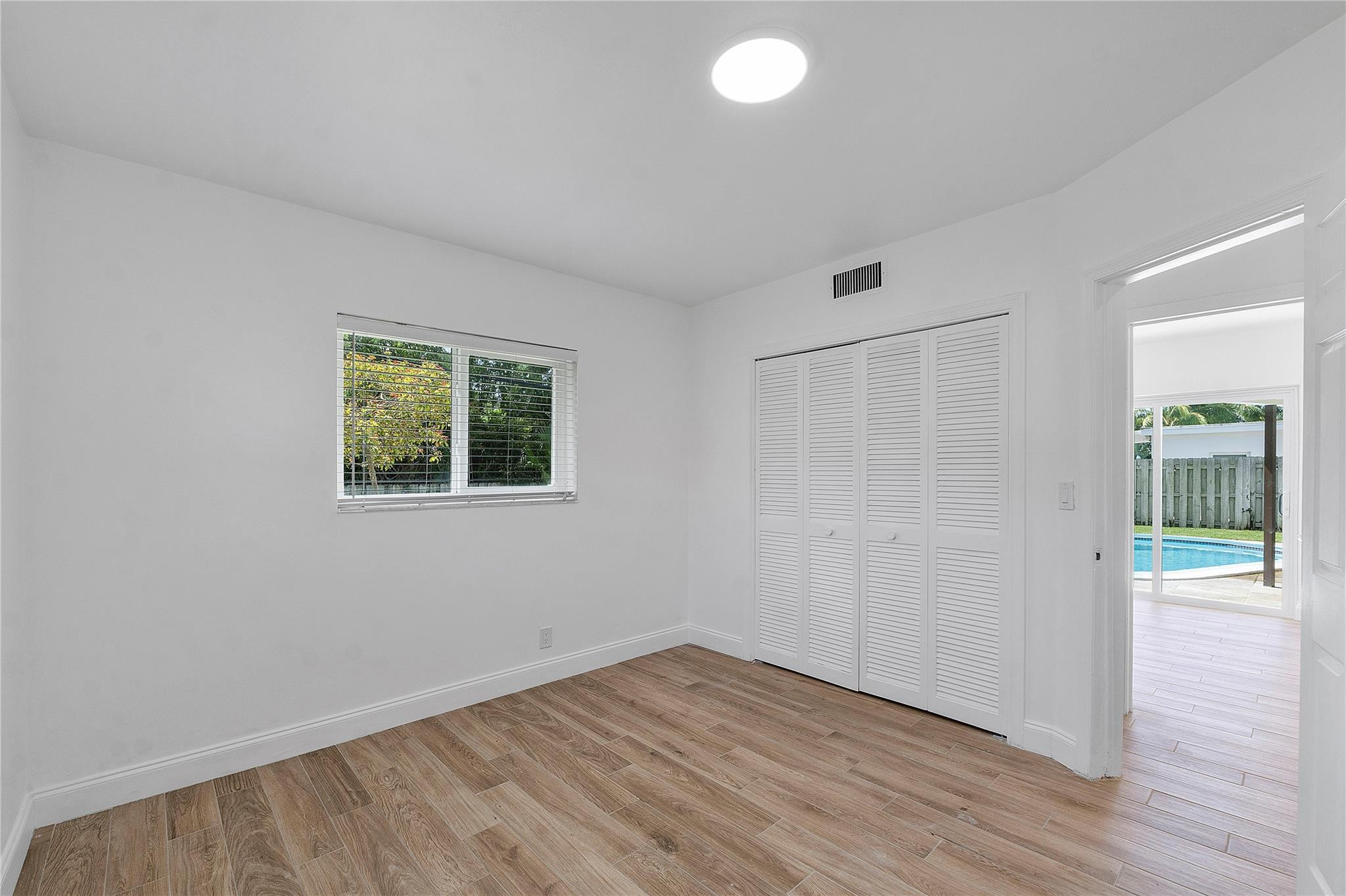 400 SW 9th Avenue