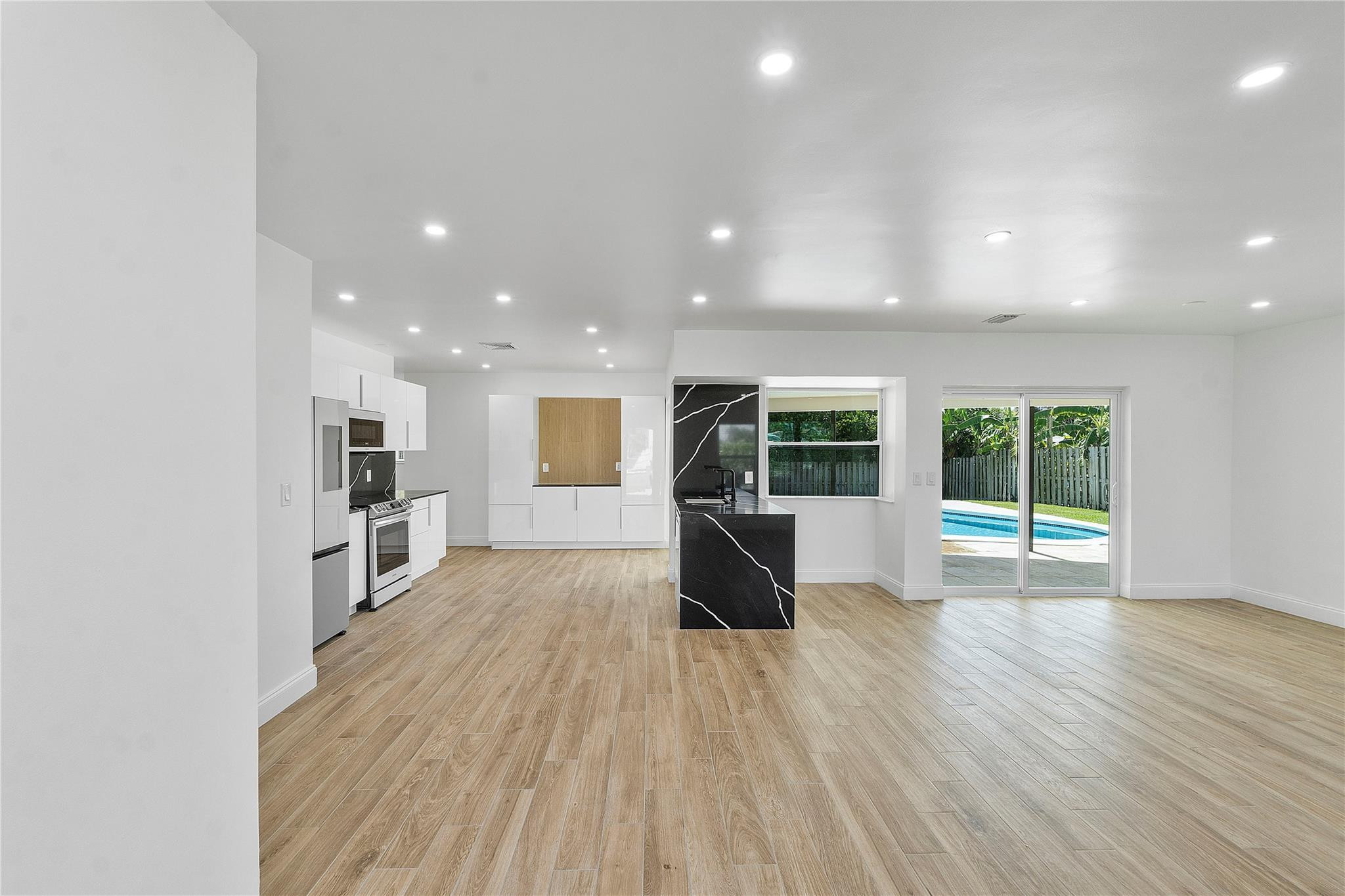 400 SW 9th Avenue