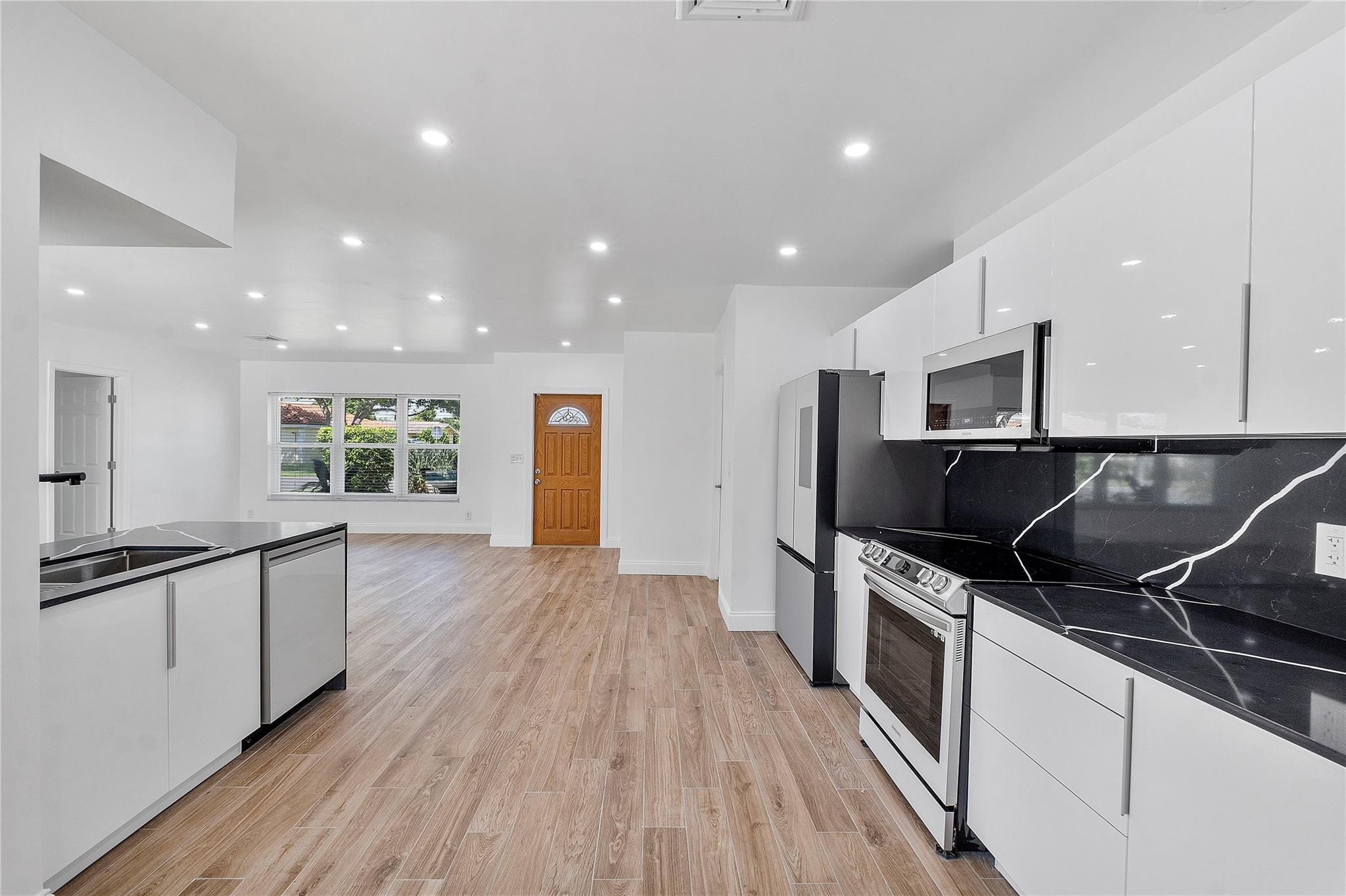 400 SW 9th Avenue