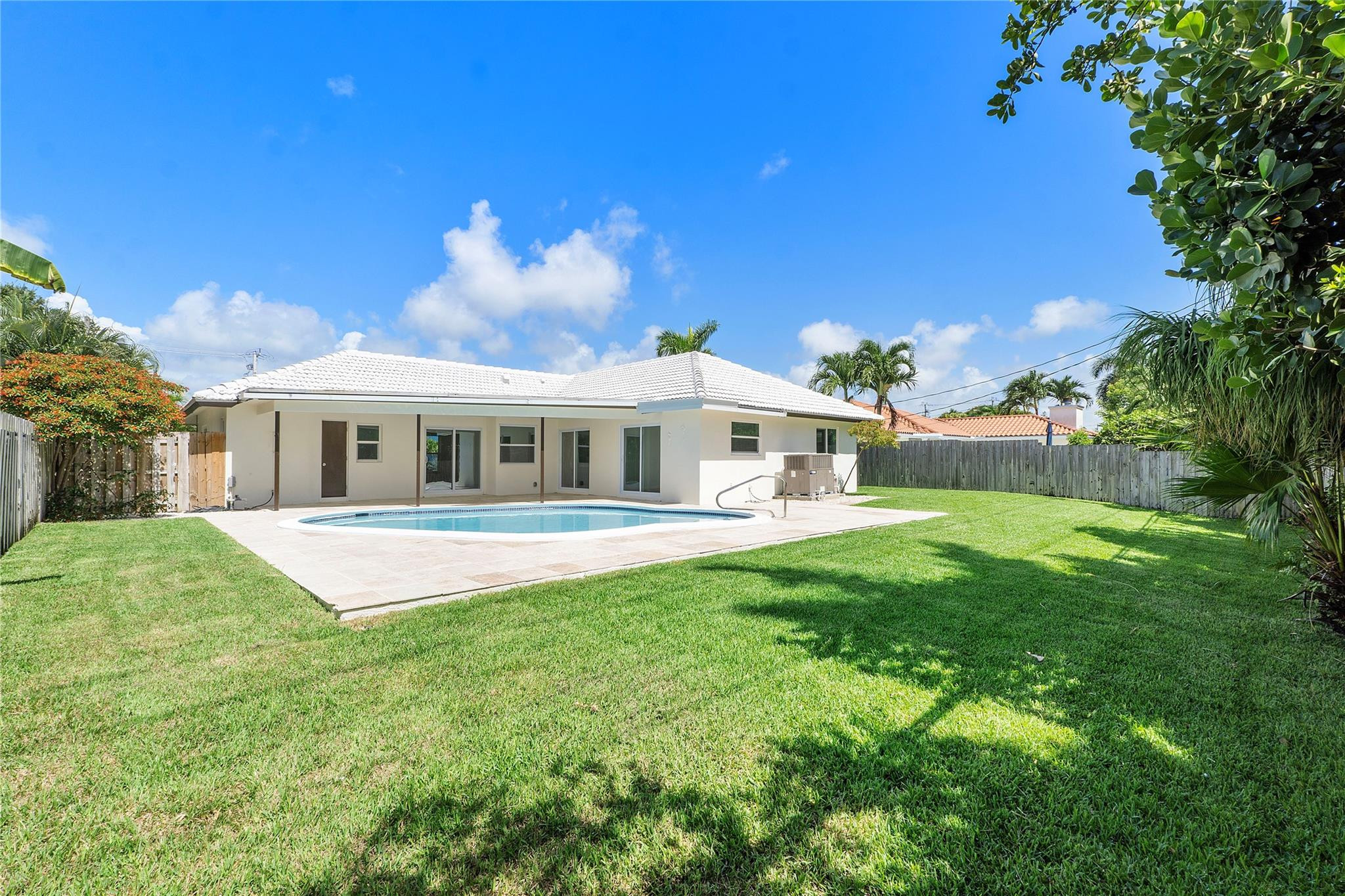 400 SW 9th Avenue