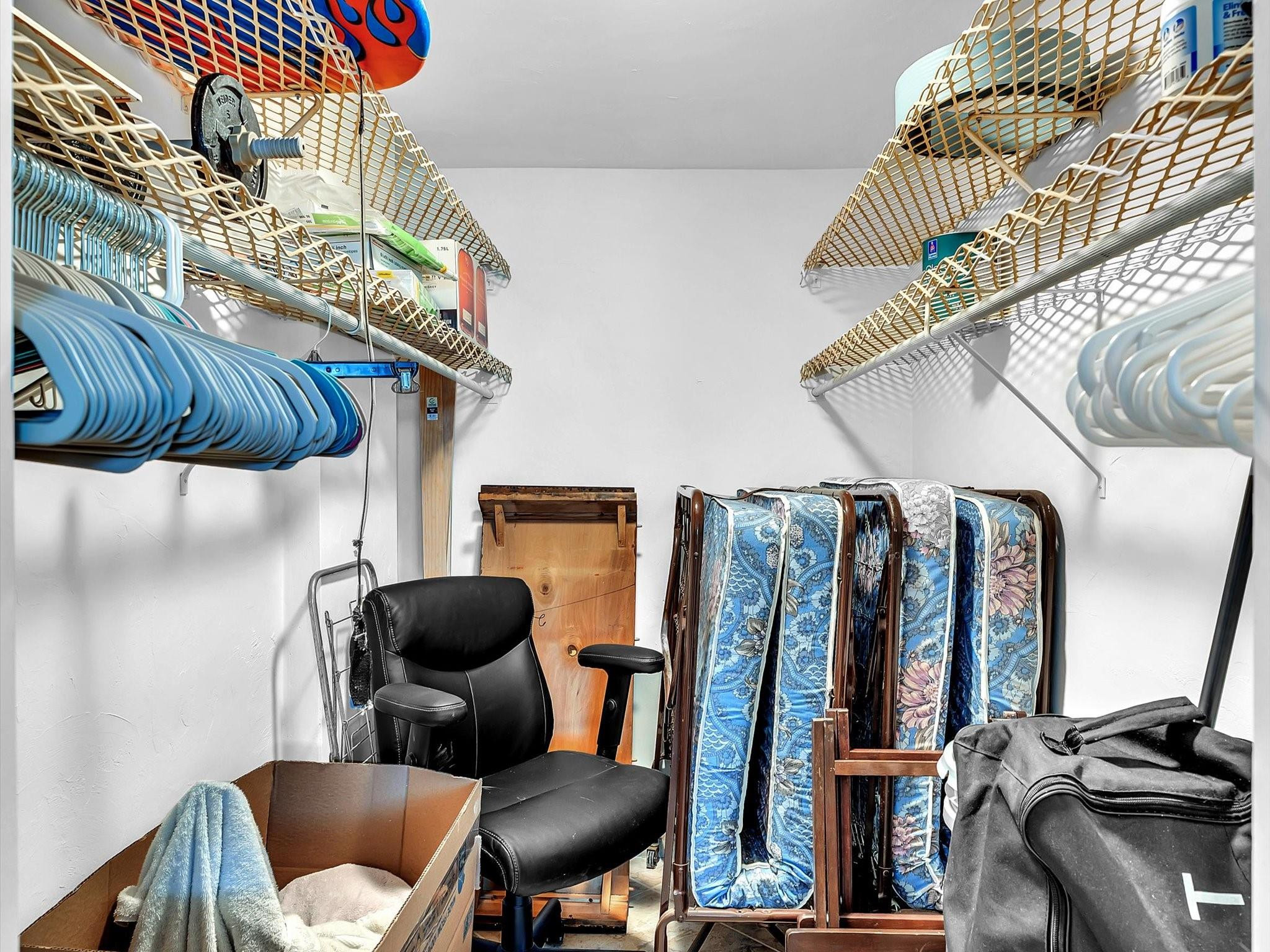 1051 Hillsboro Mile 907E