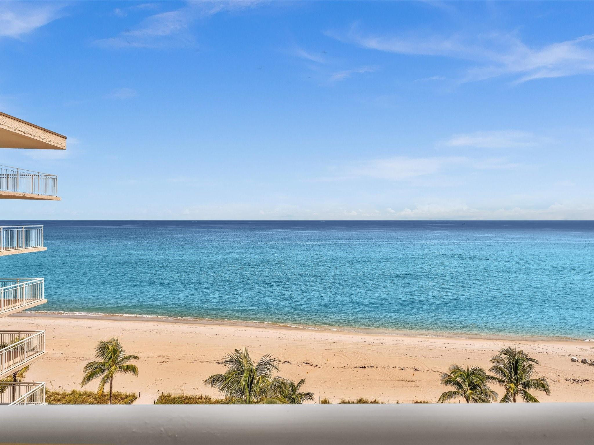 1051 Hillsboro Mile 907E