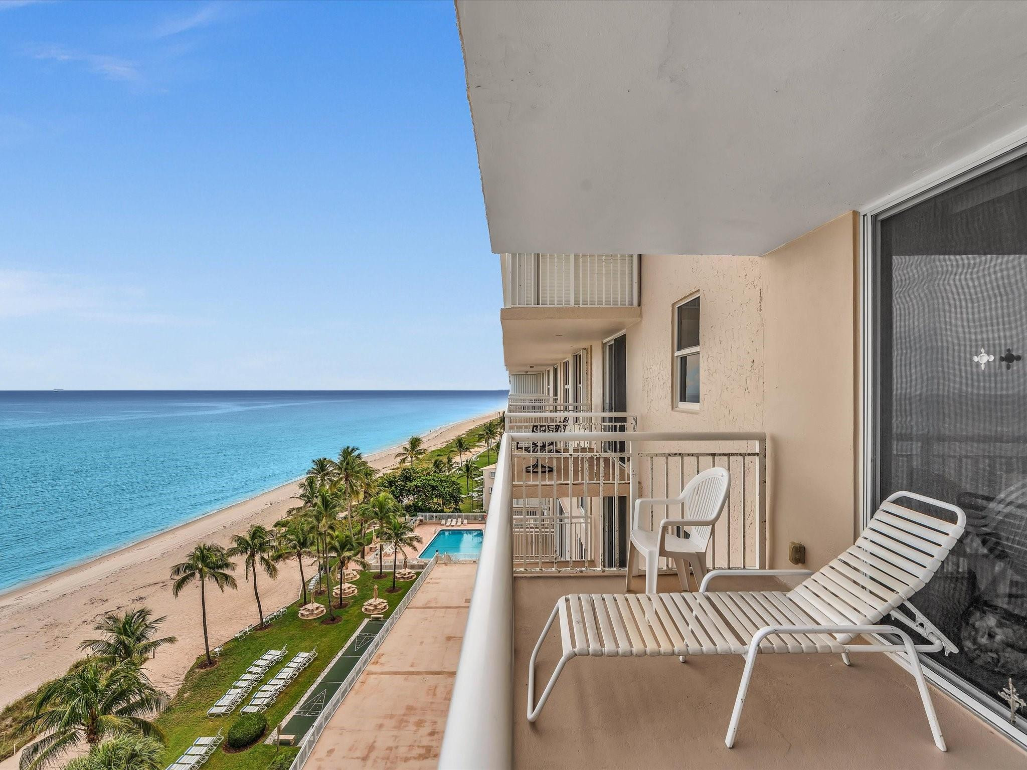 1051 Hillsboro Mile 907E