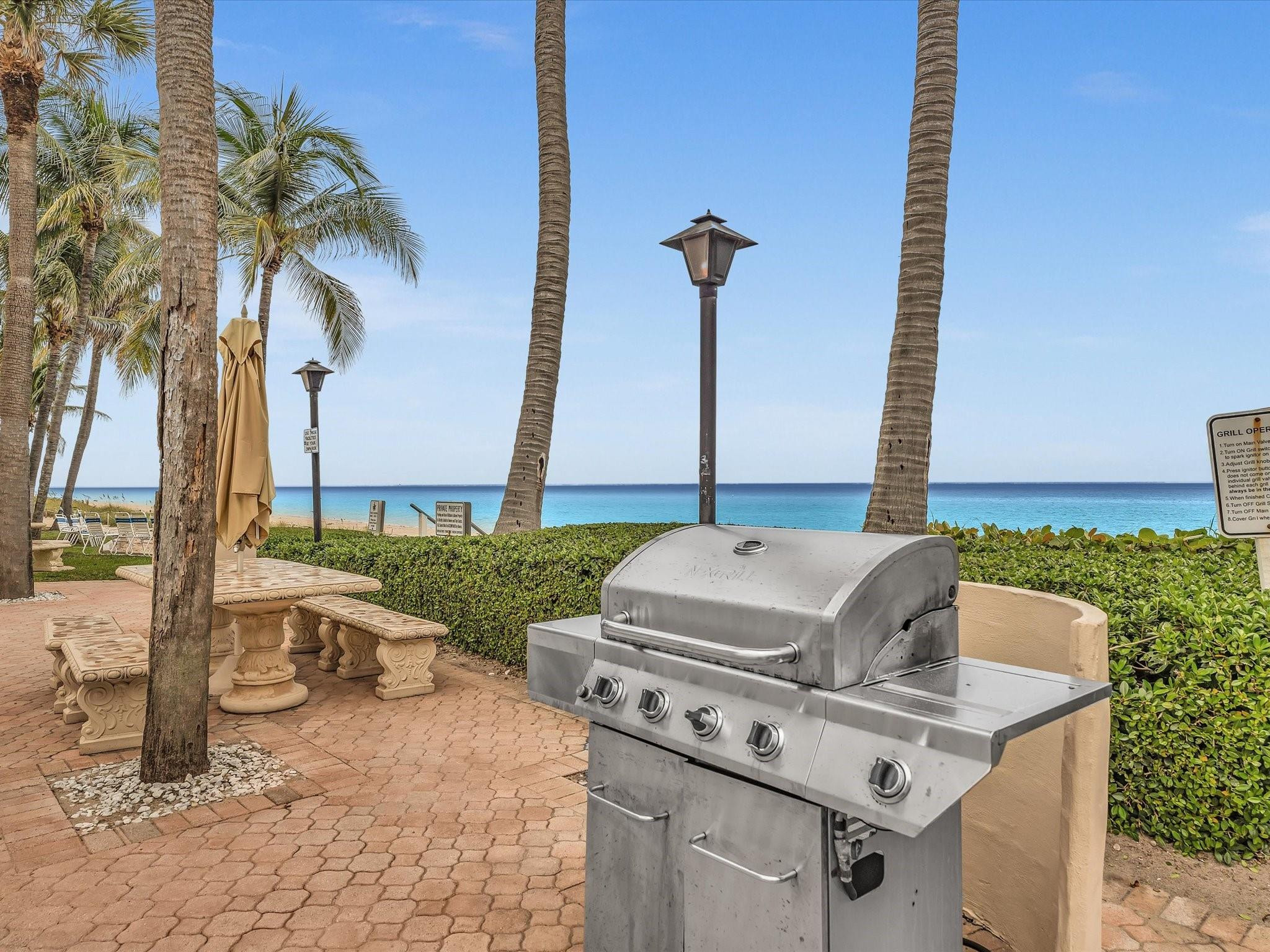 1051 Hillsboro Mile 907E