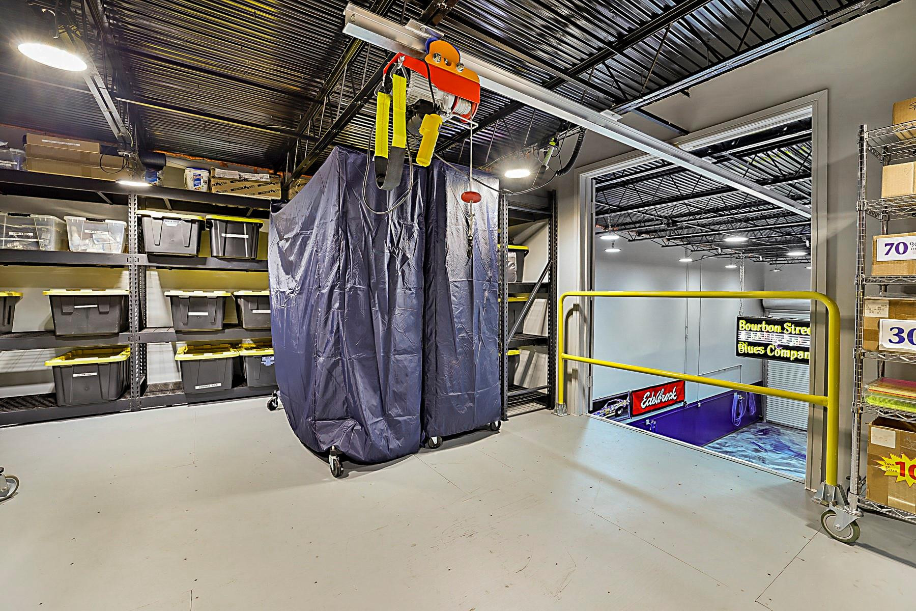 2175 N Andrews Ave 3