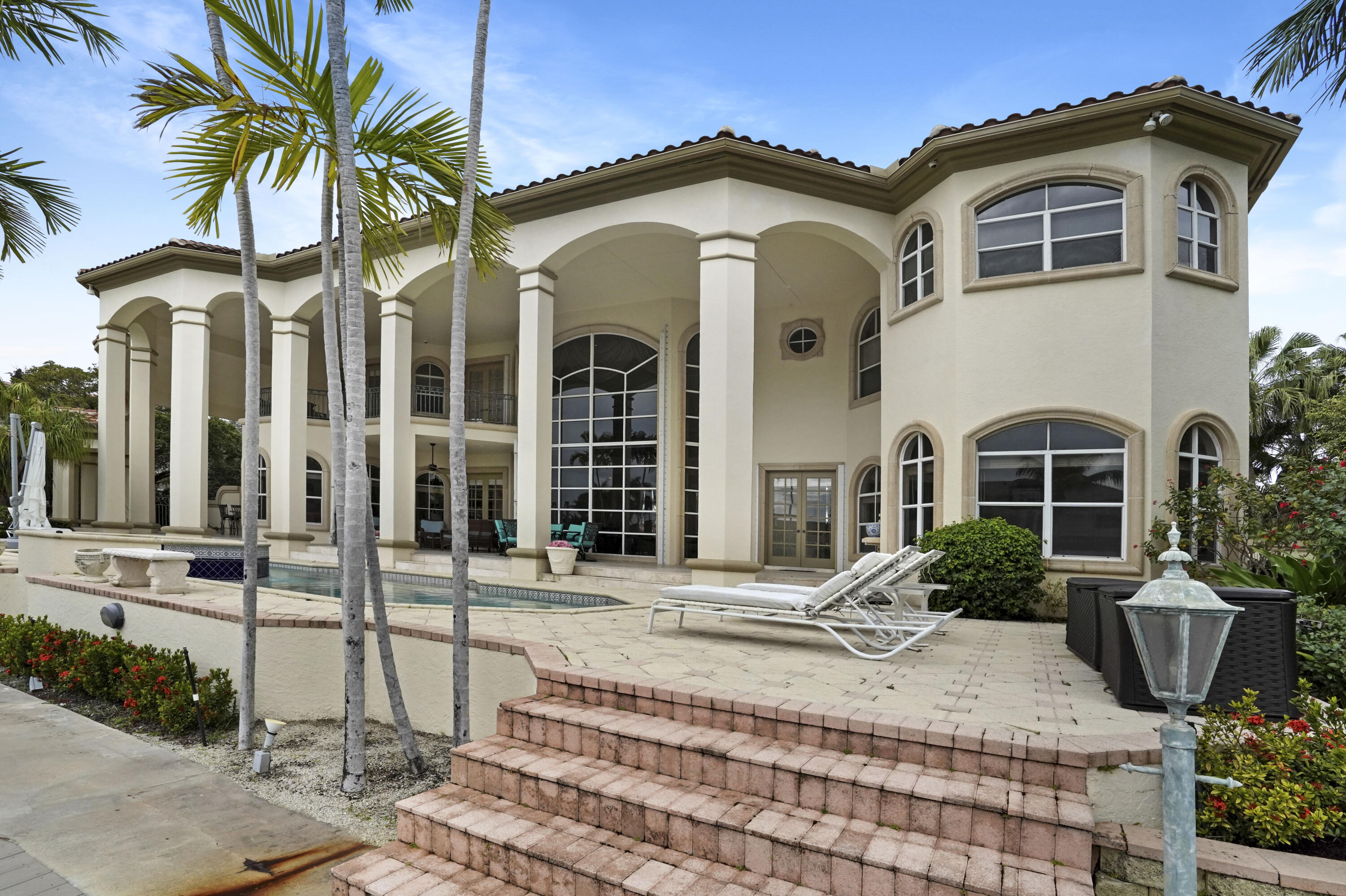 890 Lilac Drive