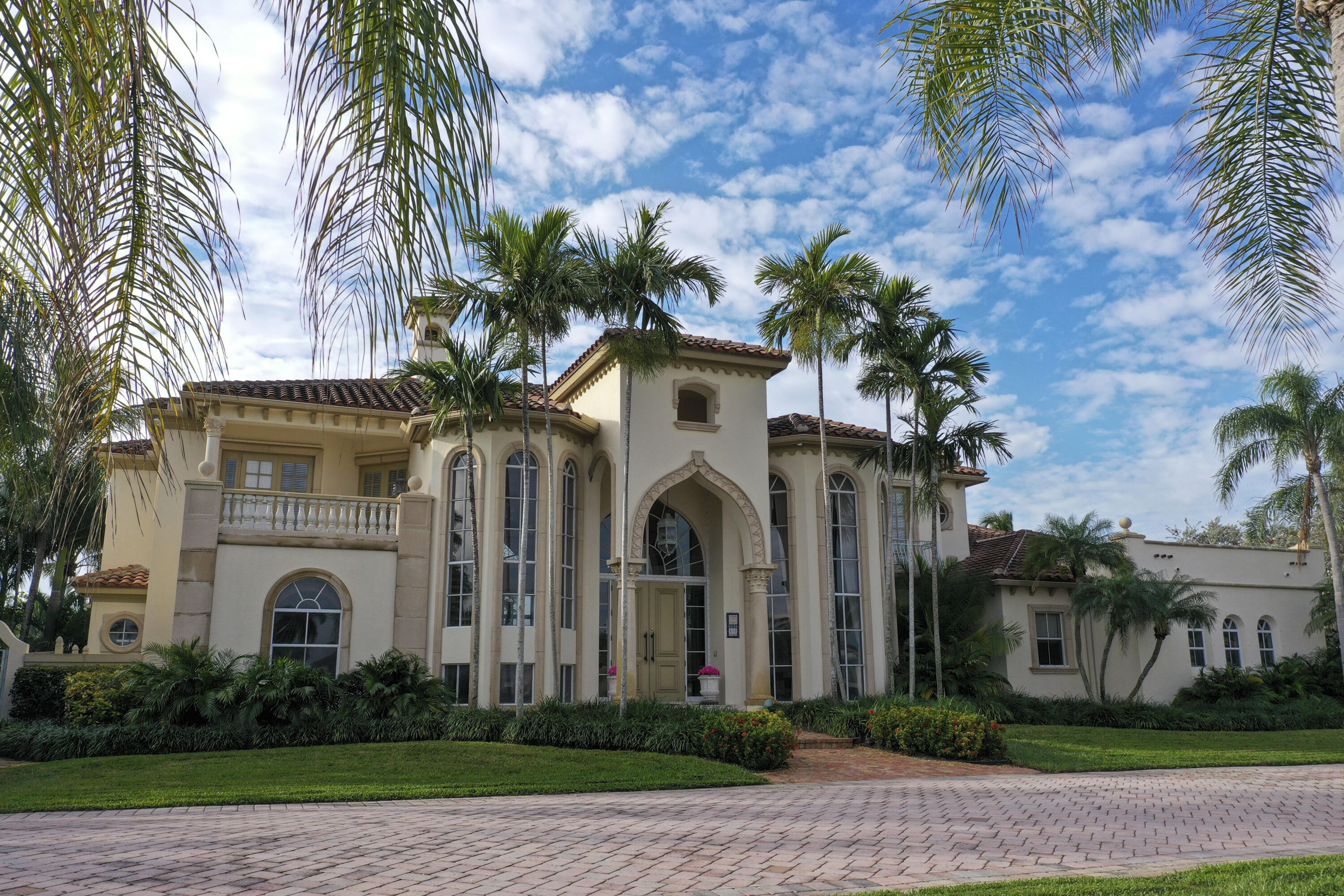 890 Lilac Drive