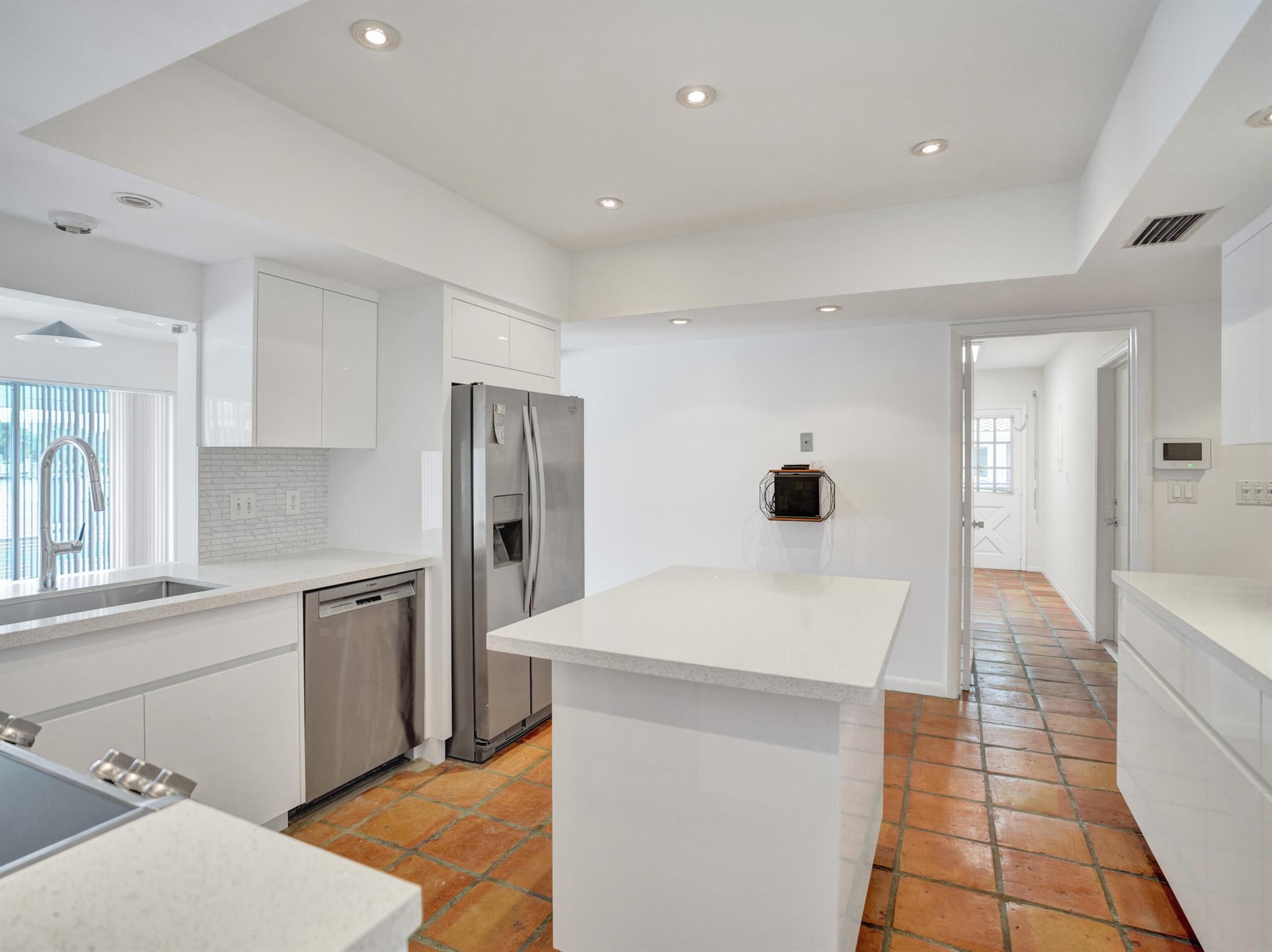 55 Little Harbor Way