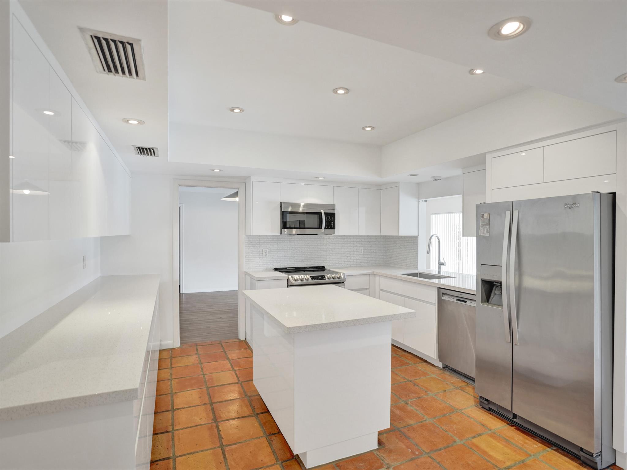 55 Little Harbor Way