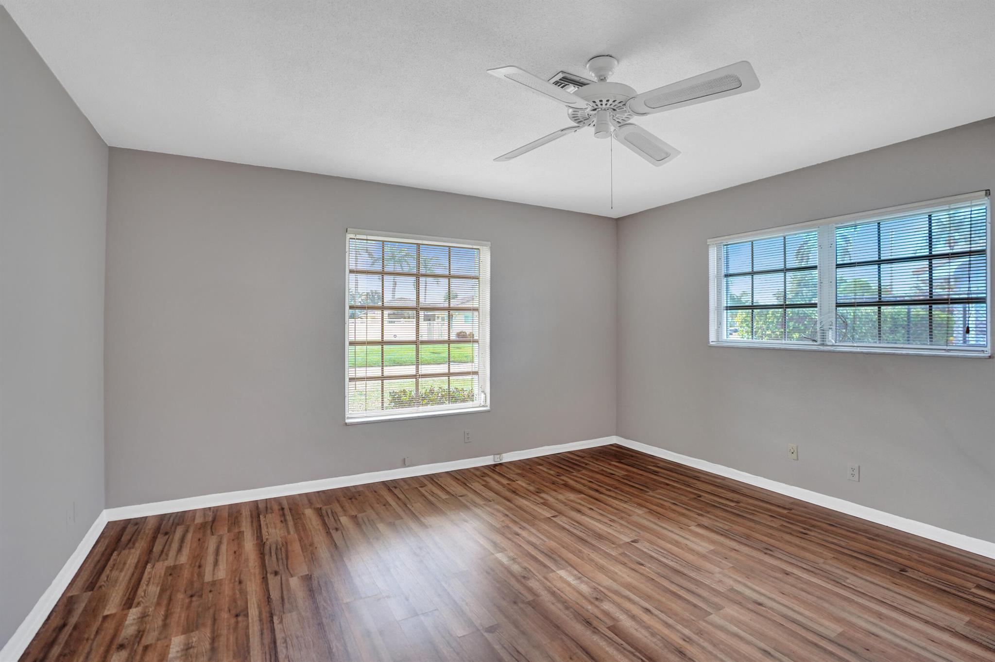 55 Little Harbor Way