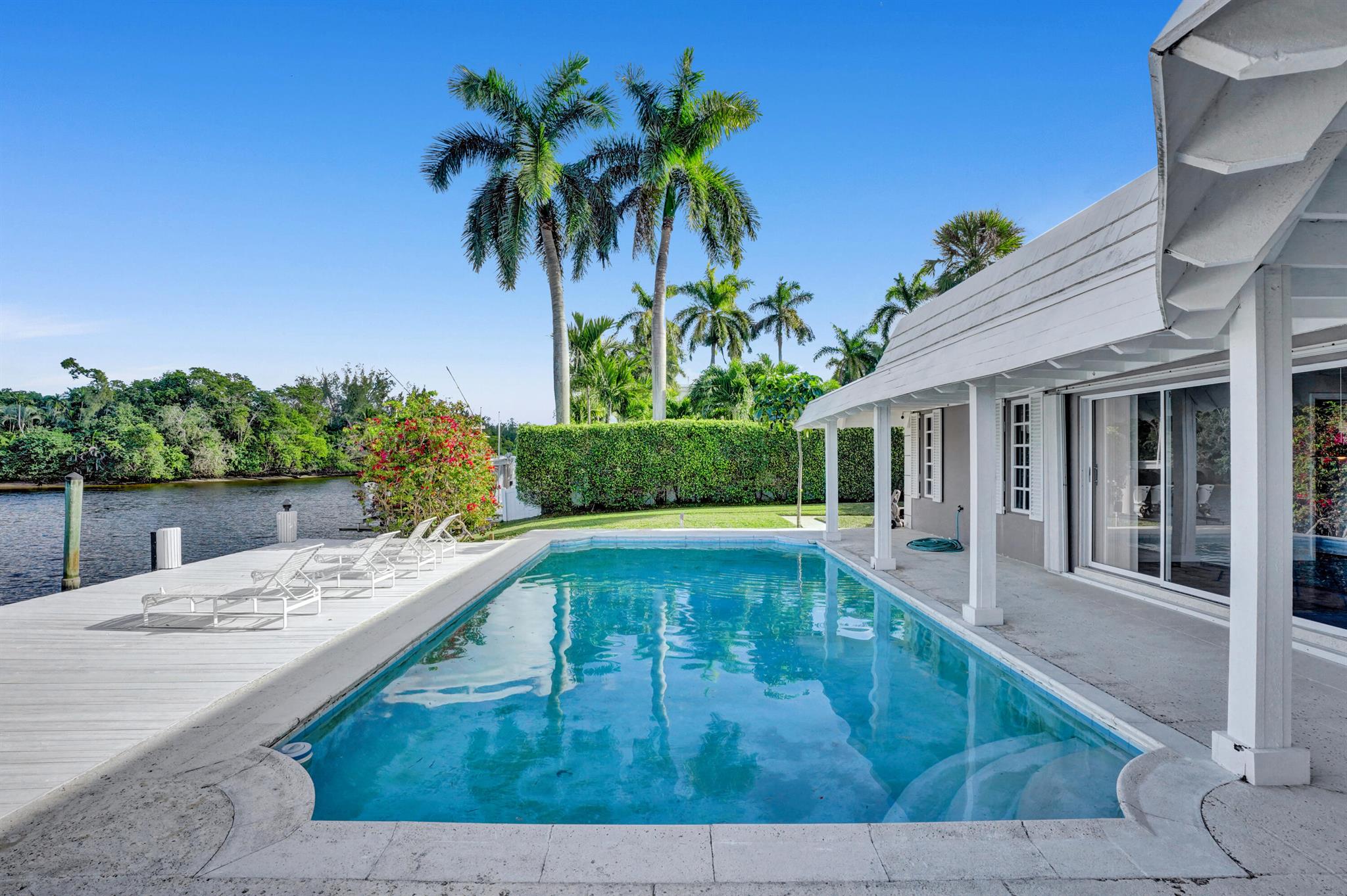 55 Little Harbor Way