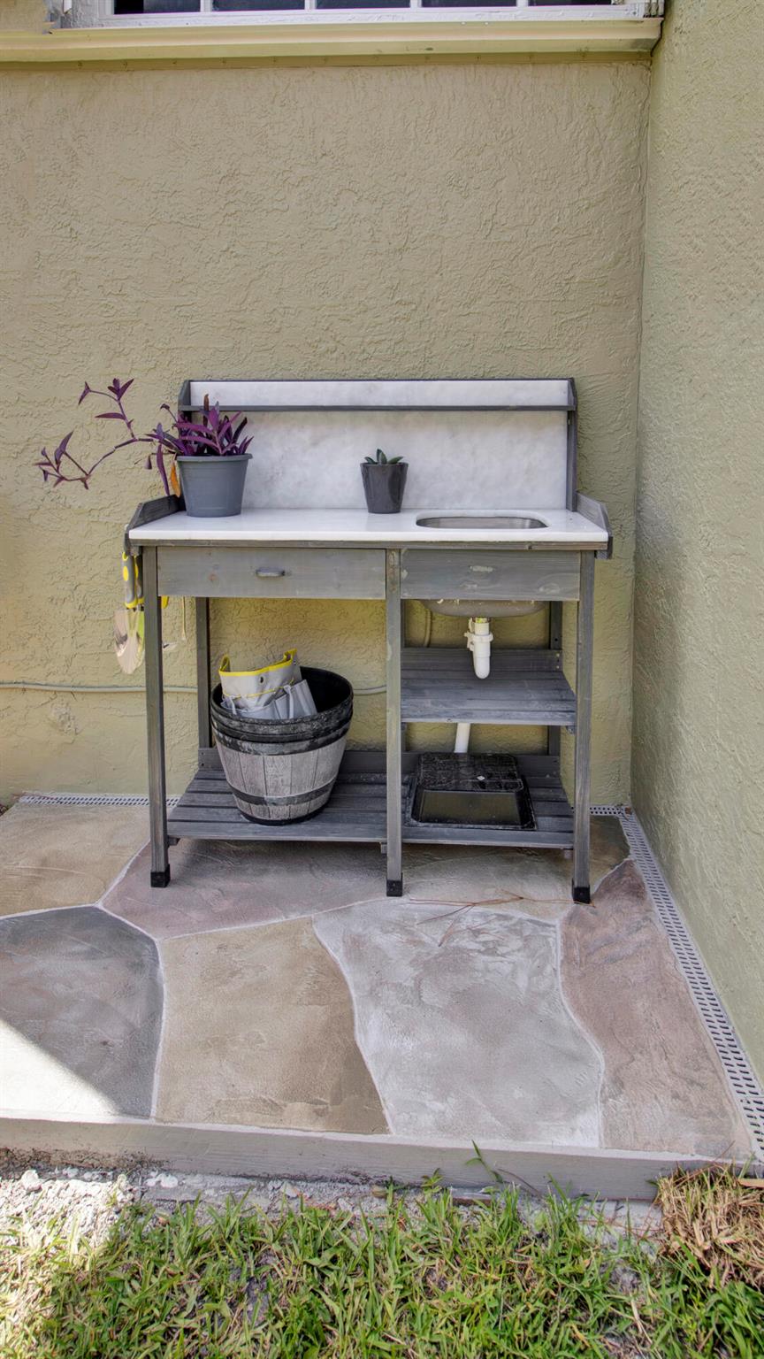 1047 Lake Breeze Drive