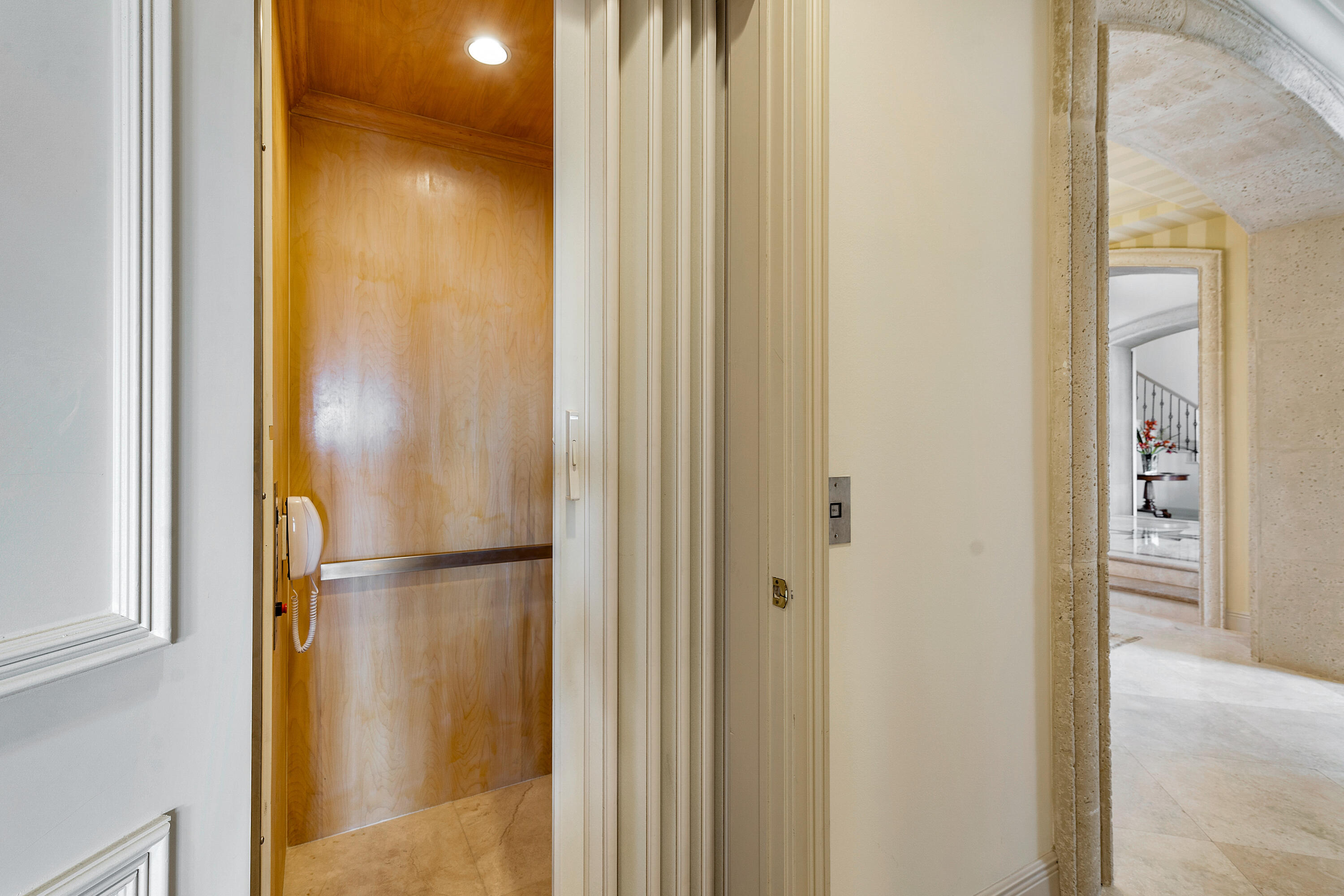 6373 N Ocean Boulevard