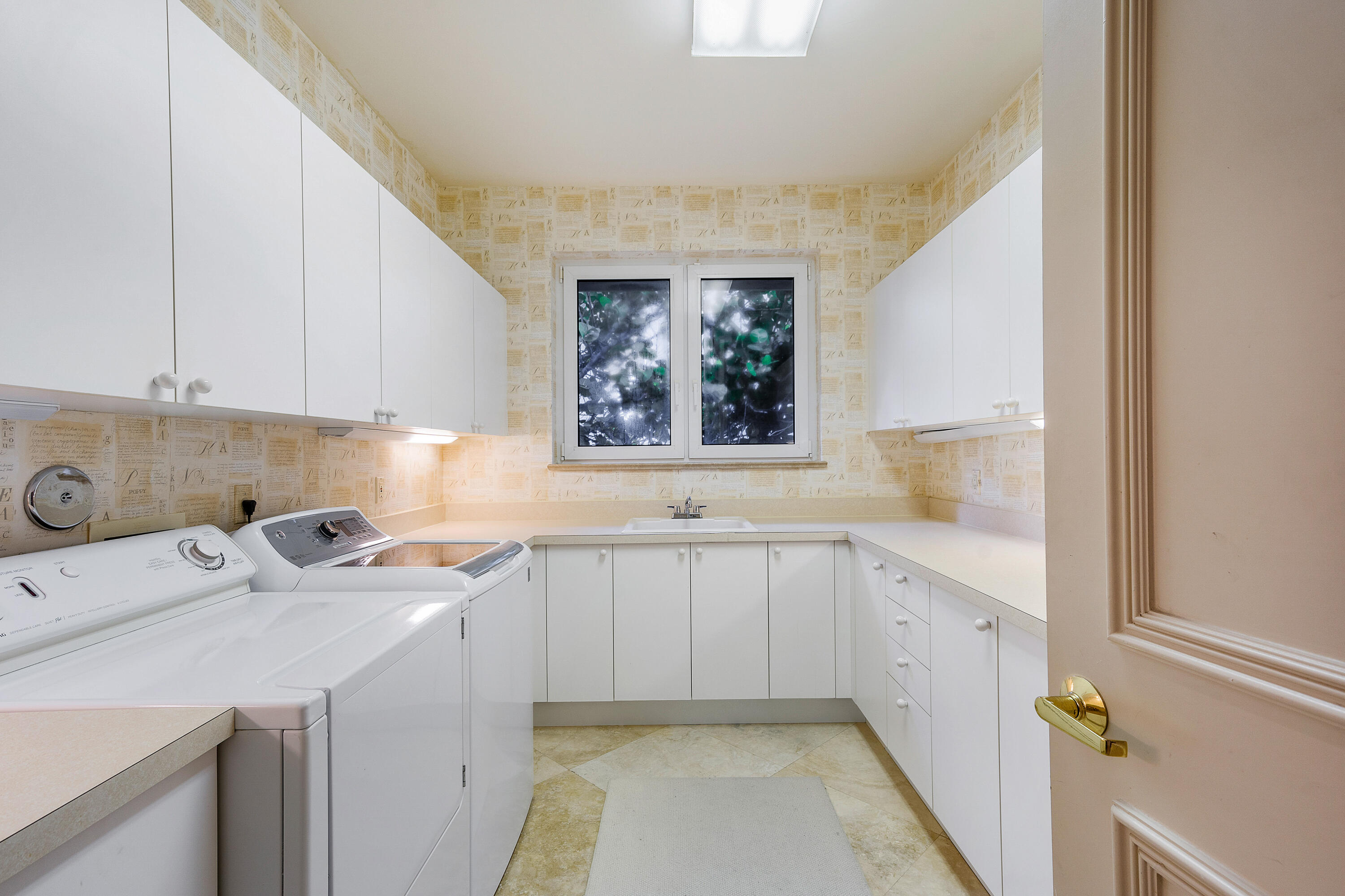 6373 N Ocean Boulevard