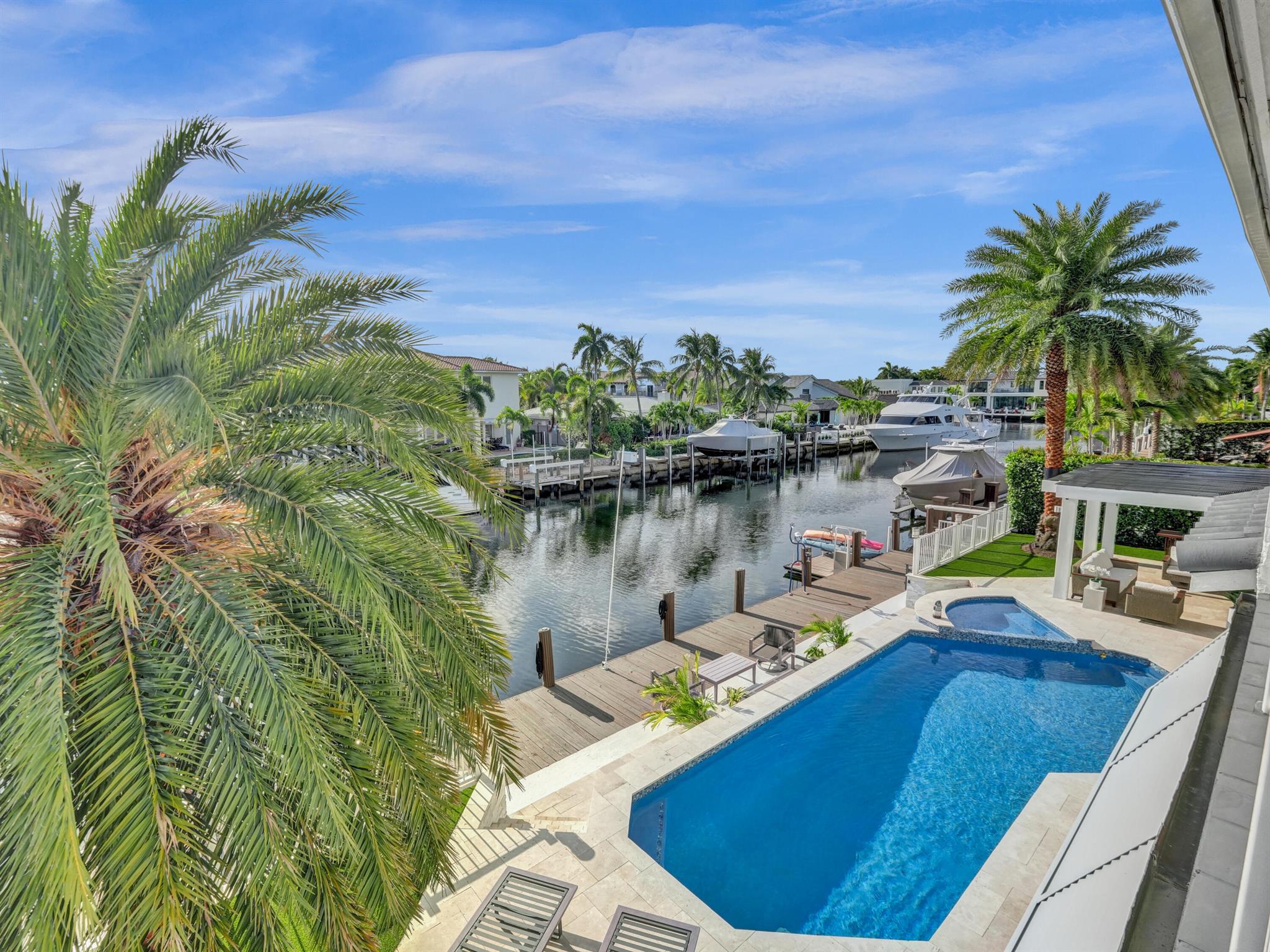 3730 NE 27th Terrace