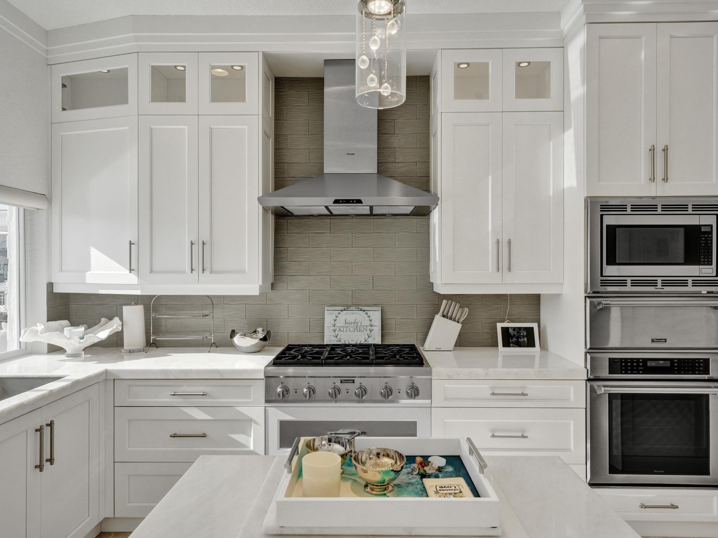 3730 NE 27th Terrace