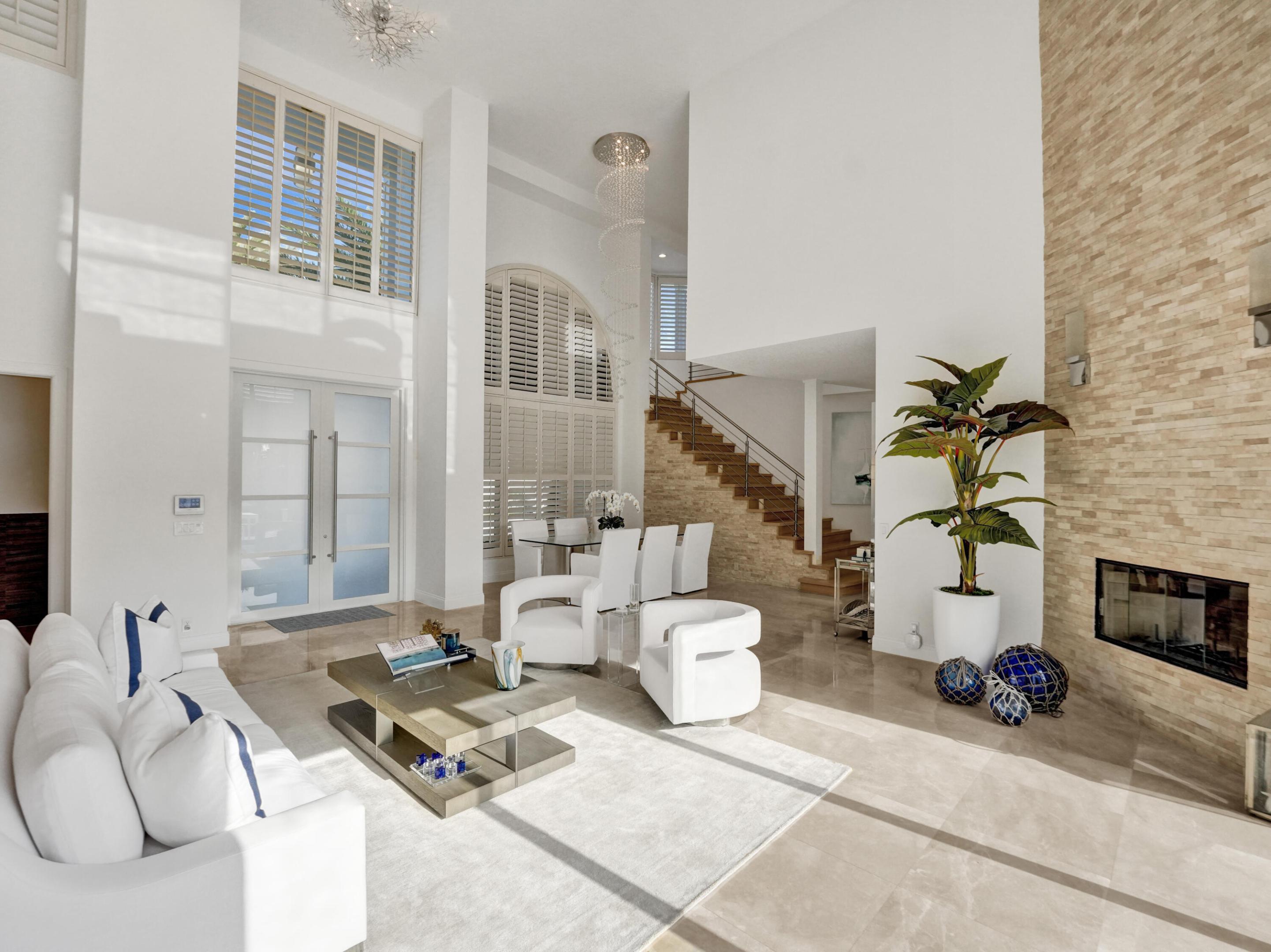 3730 NE 27th Terrace