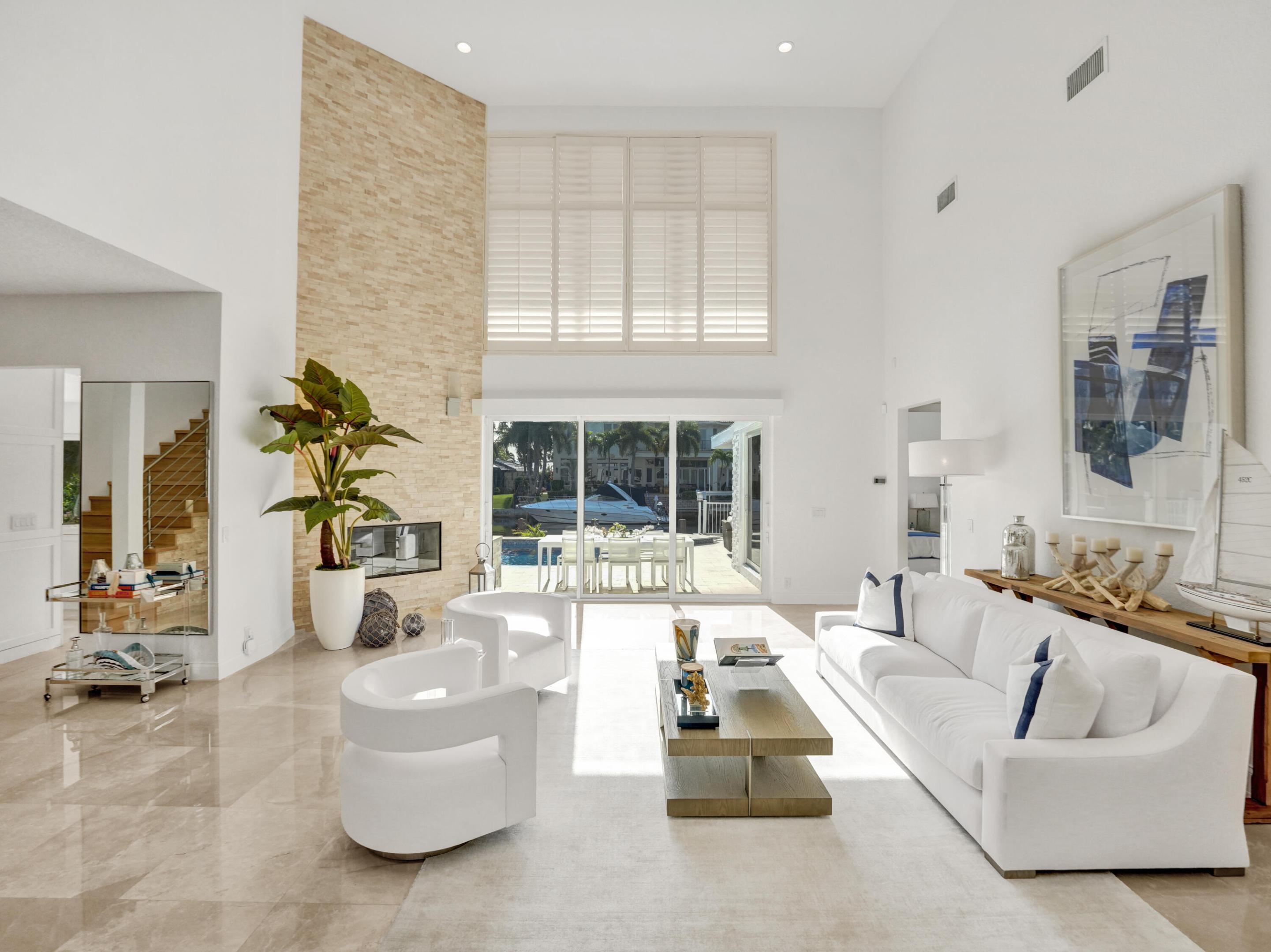 3730 NE 27th Terrace