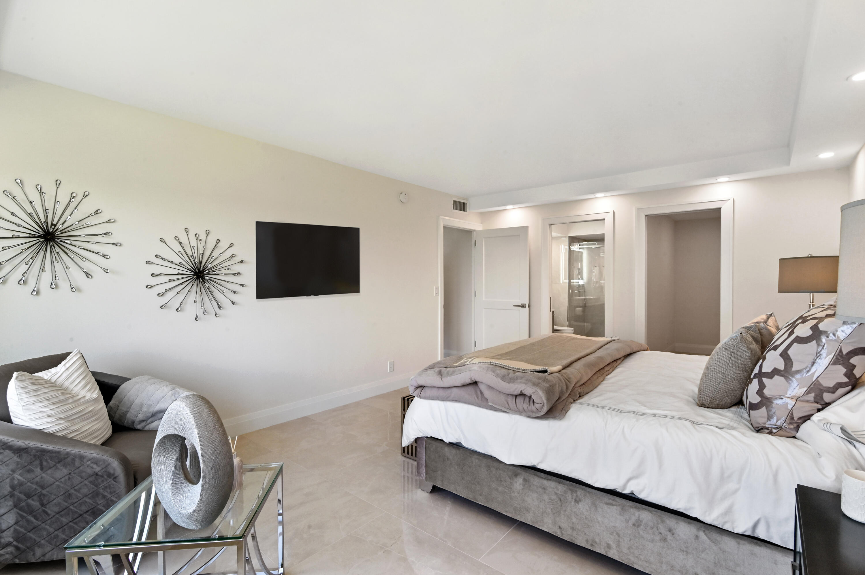 600 S Ocean Boulevard 708