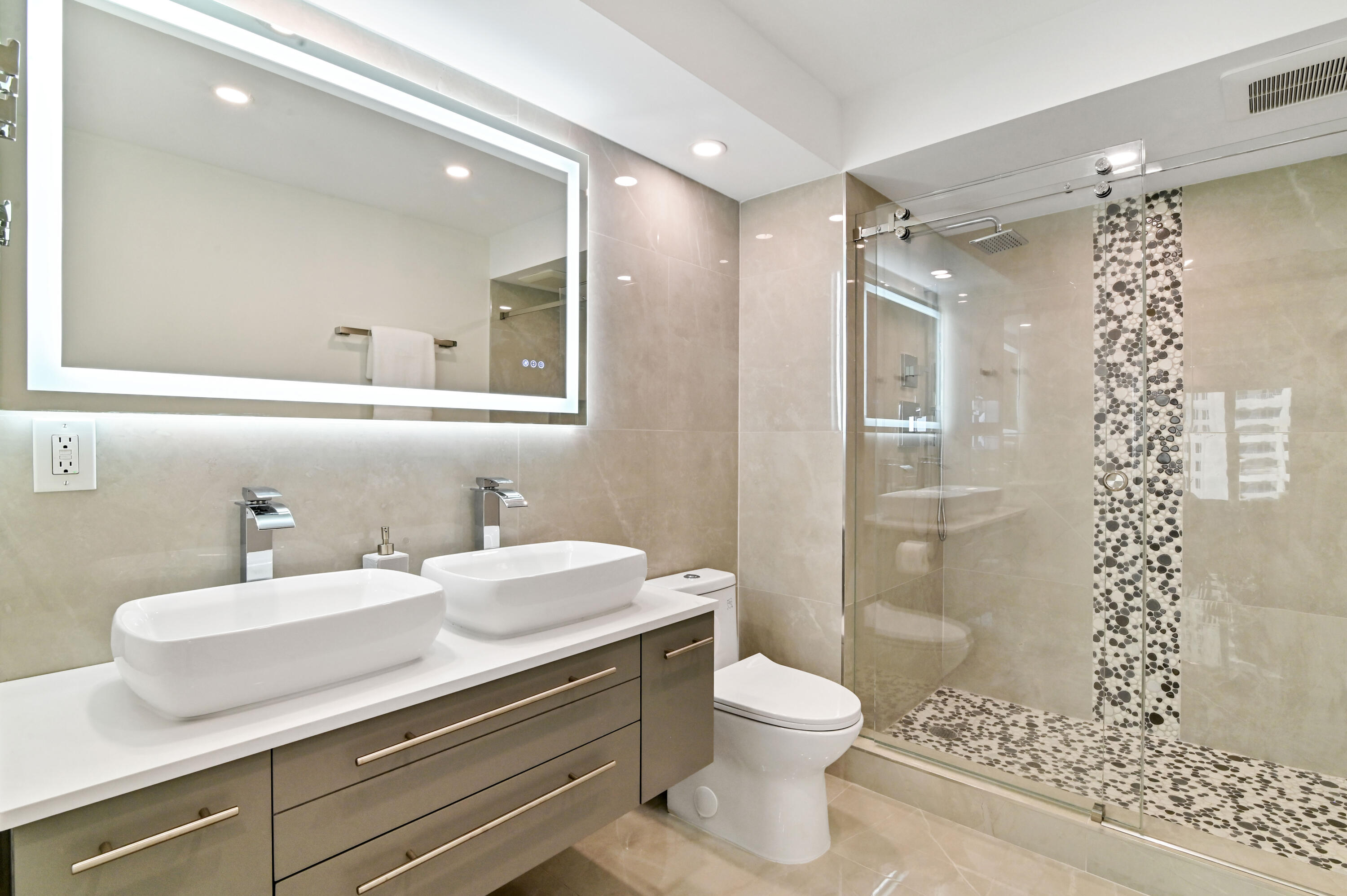 600 S Ocean Boulevard 708