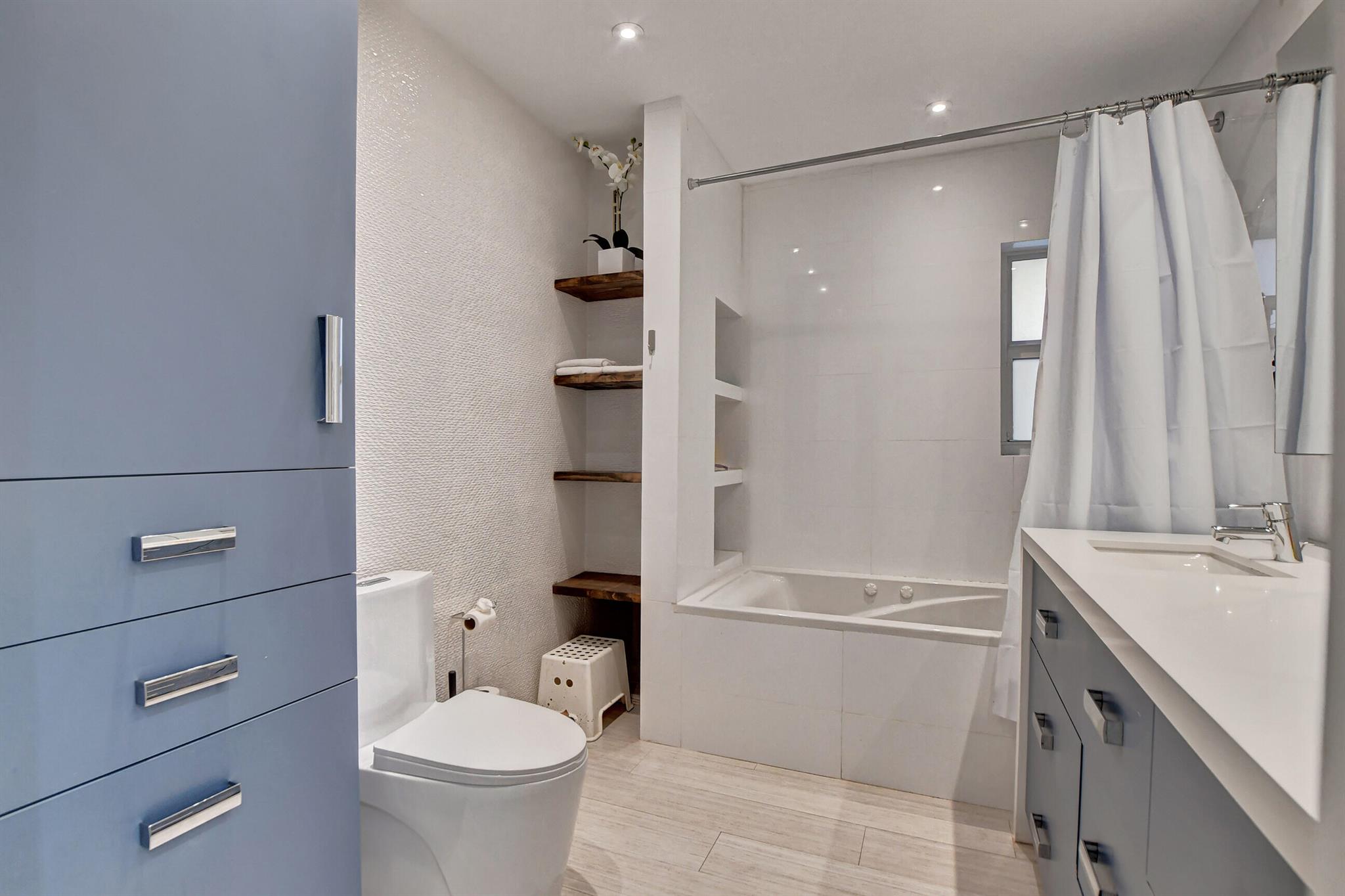 1107 SW 2nd Street SW