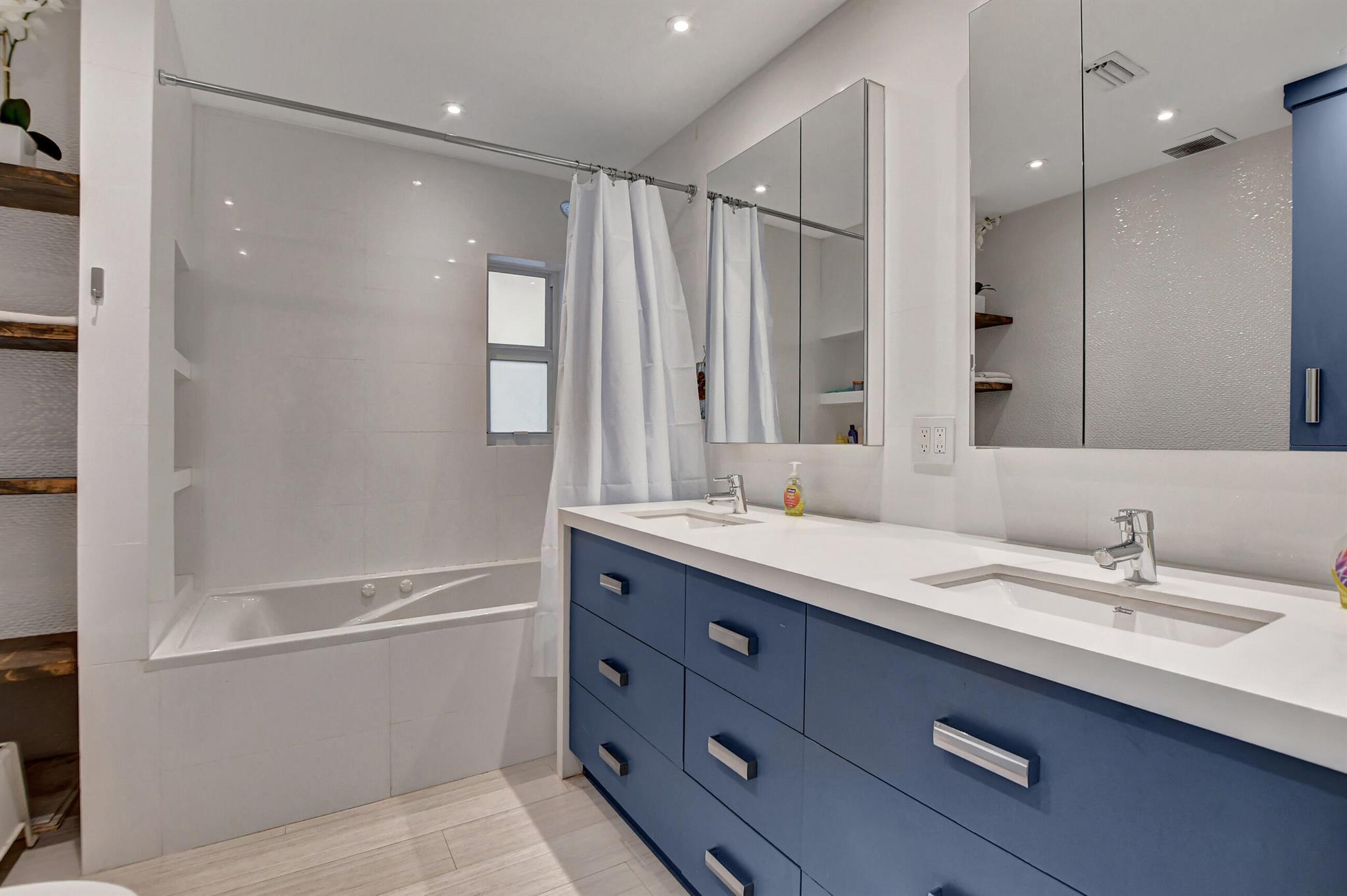 1107 SW 2nd Street SW