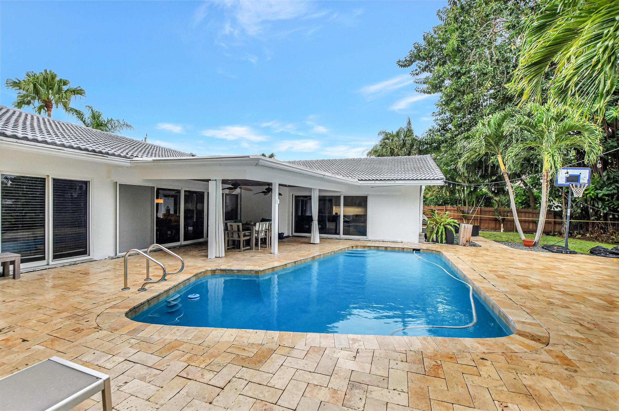 1107 SW 2nd Street SW