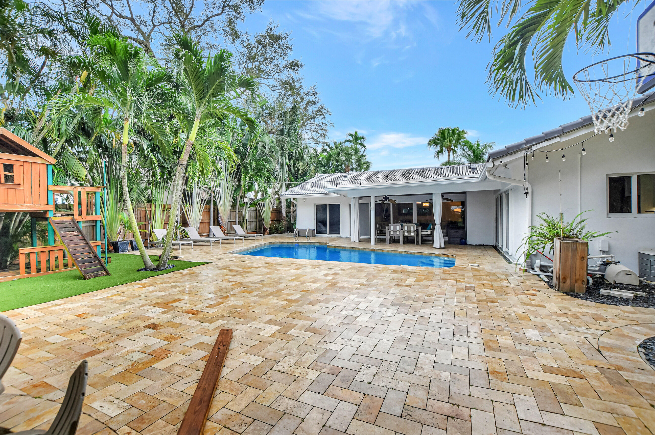 1107 SW 2nd Street SW