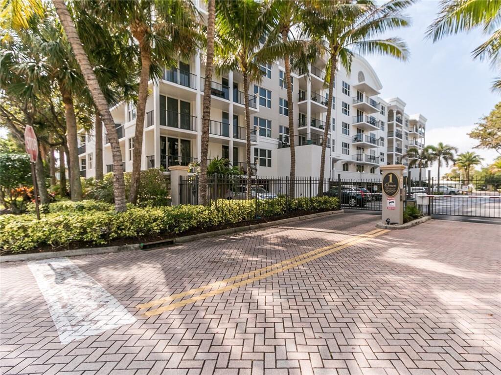 191 S Ocean Drive 315