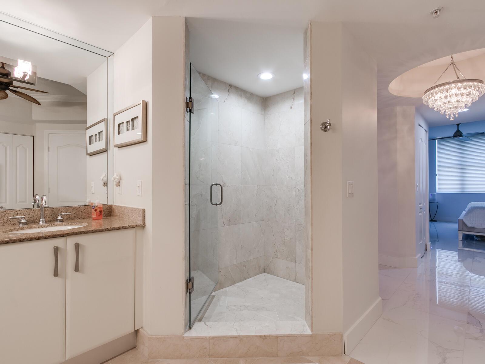 191 S Ocean Drive 315