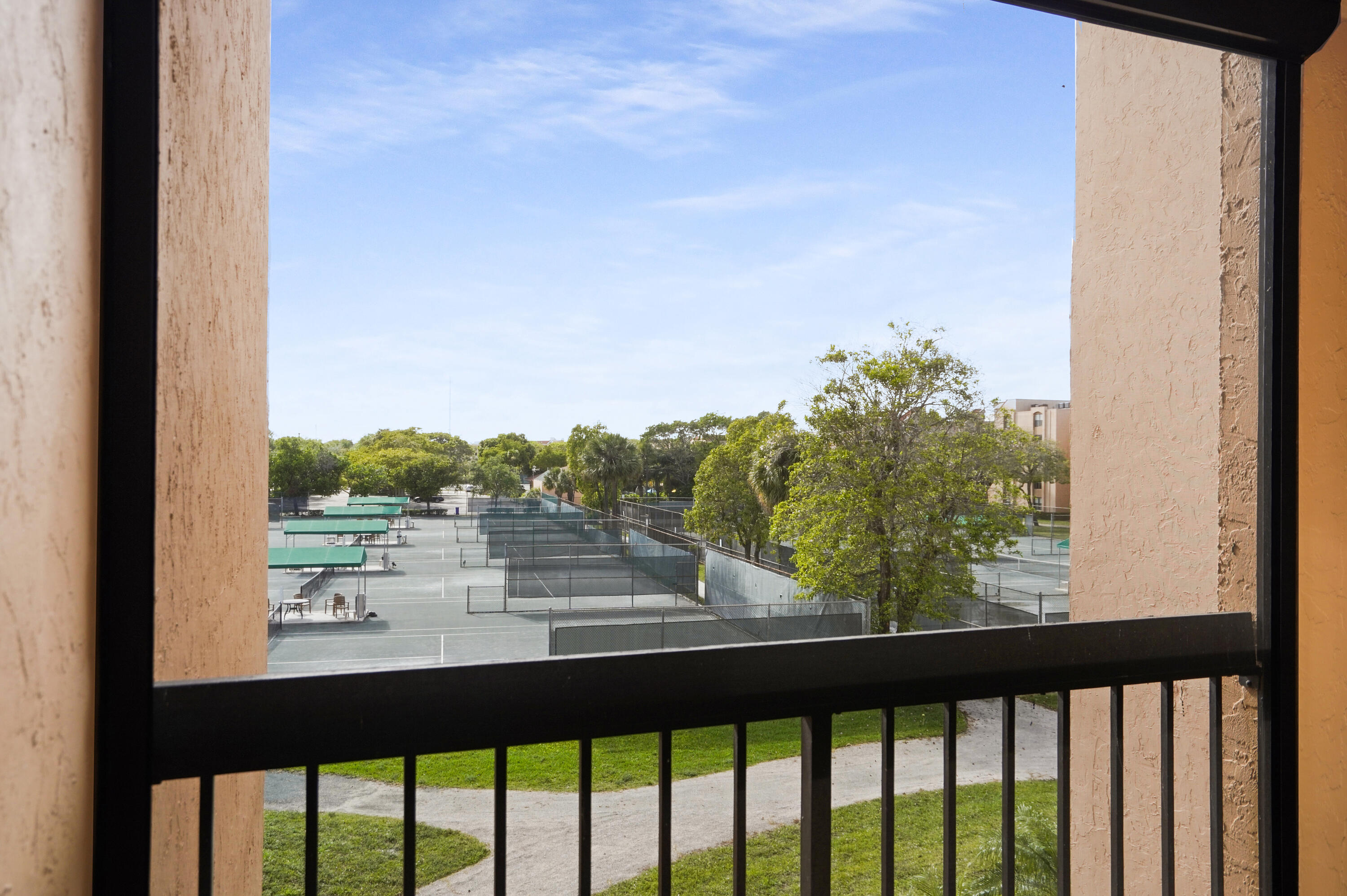 450 Egret Circle 9303