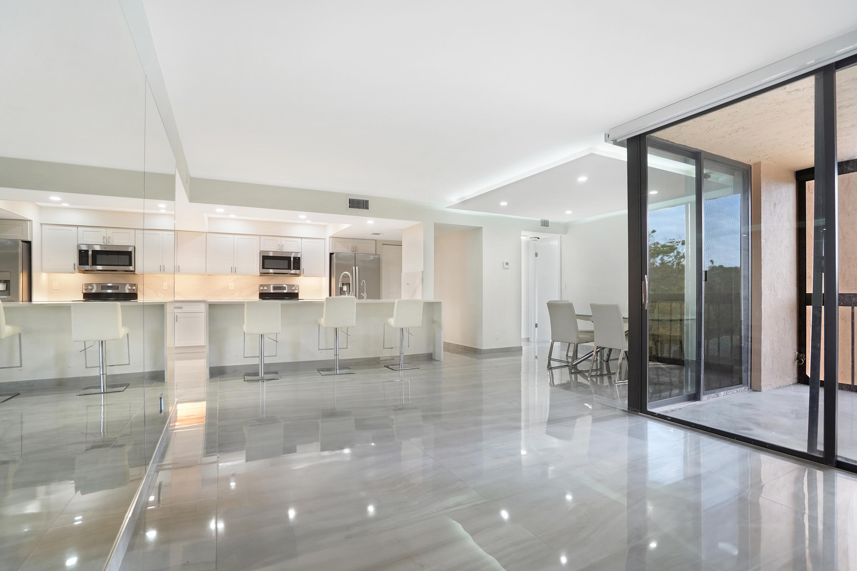 450 Egret Circle 9303