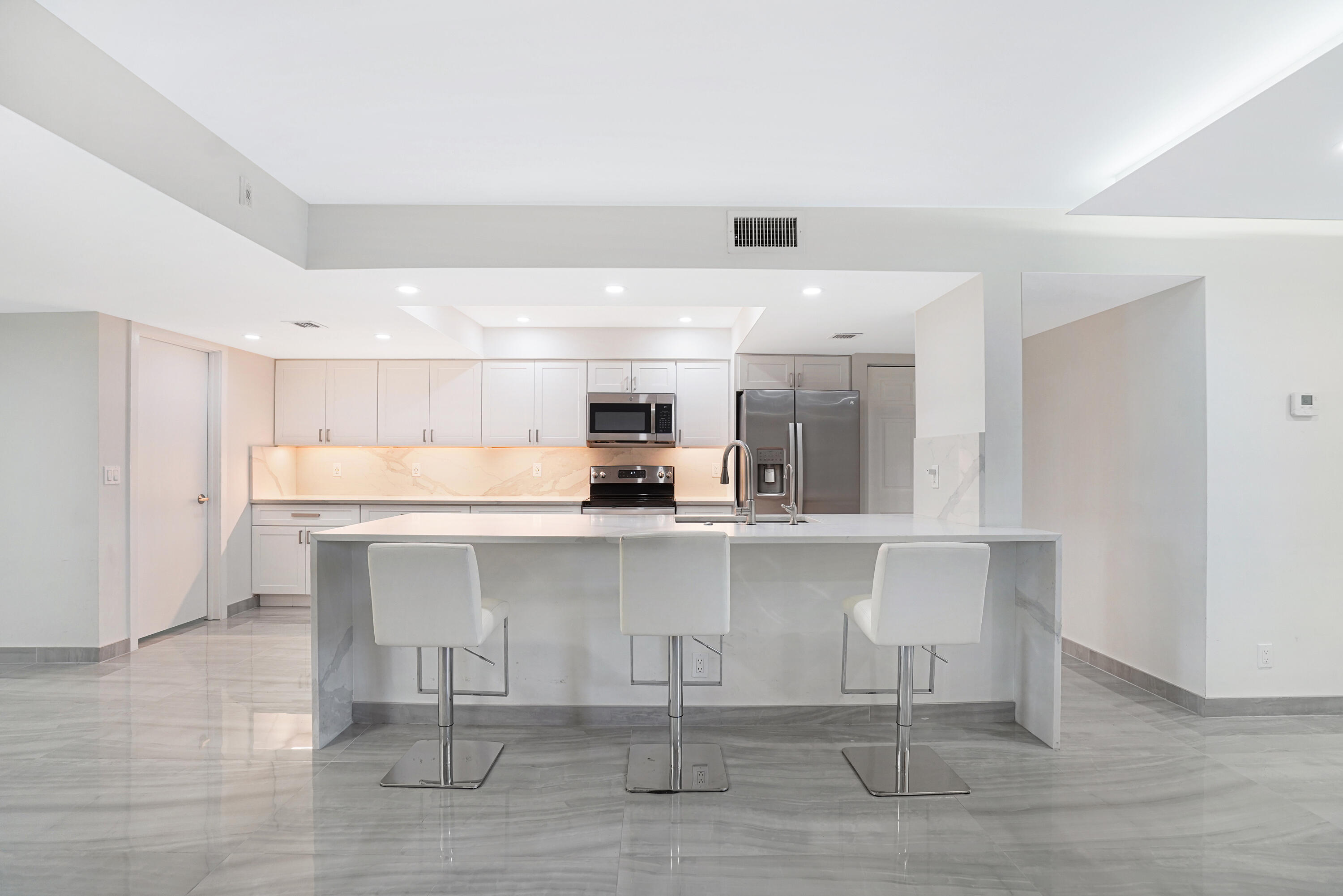 450 Egret Circle 9303