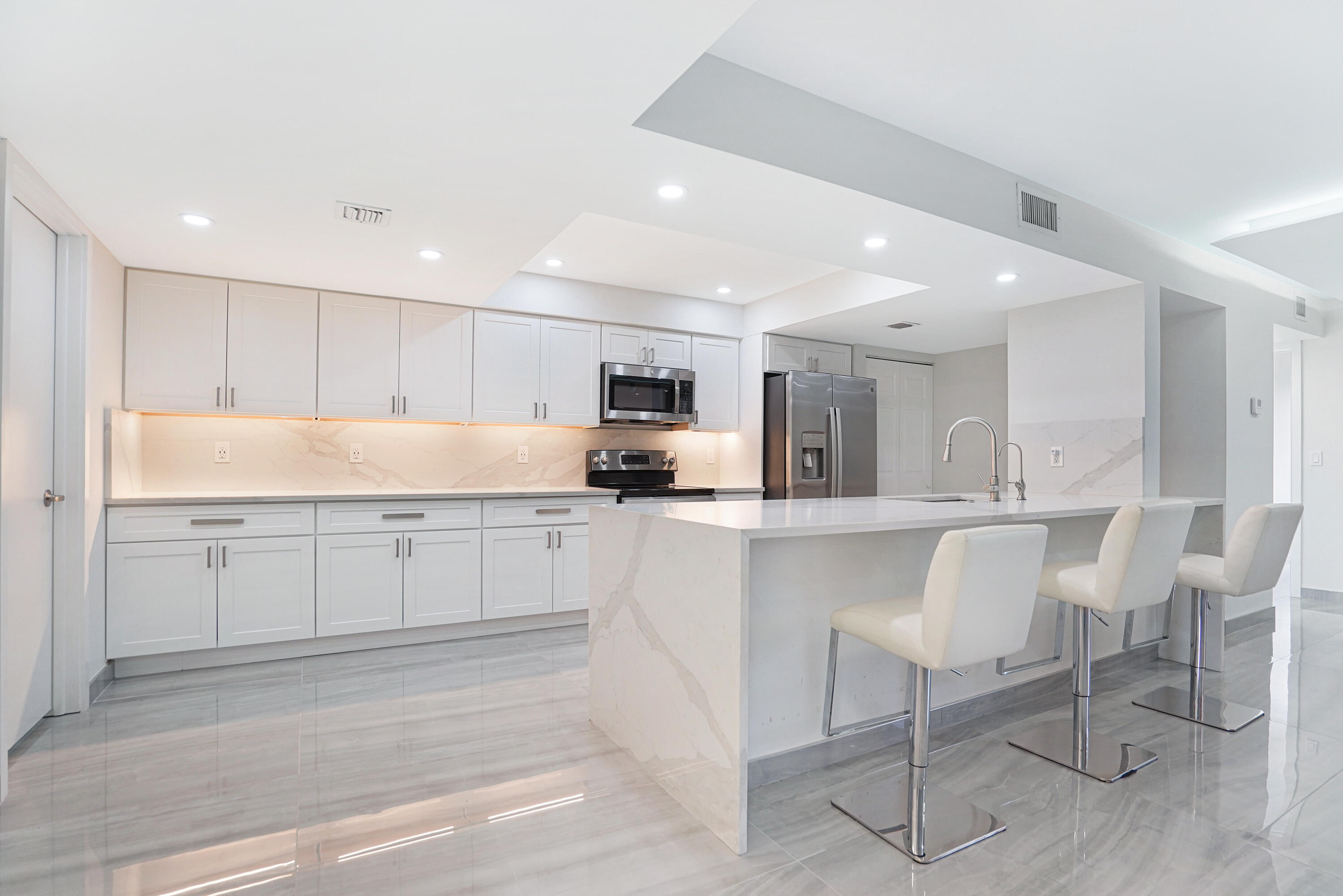 450 Egret Circle 9303