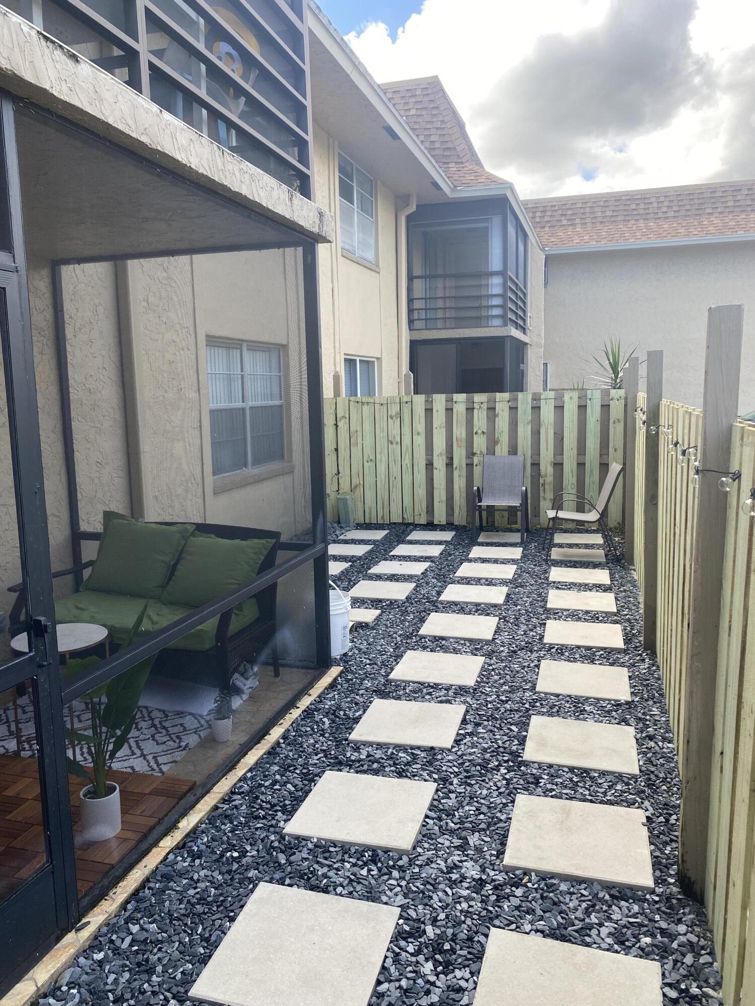 1271 NW 13th Street 357e