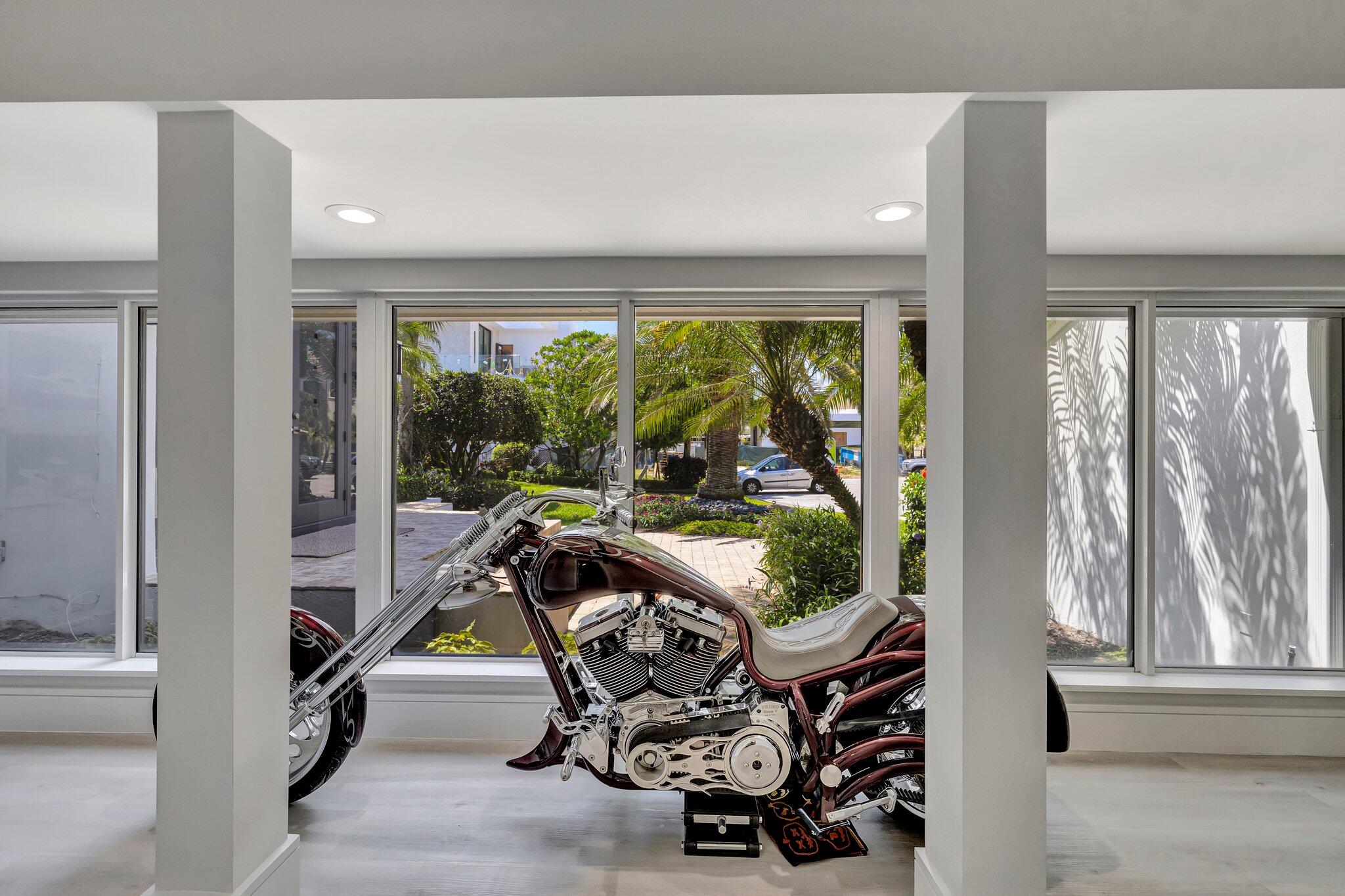 961 Iris Drive