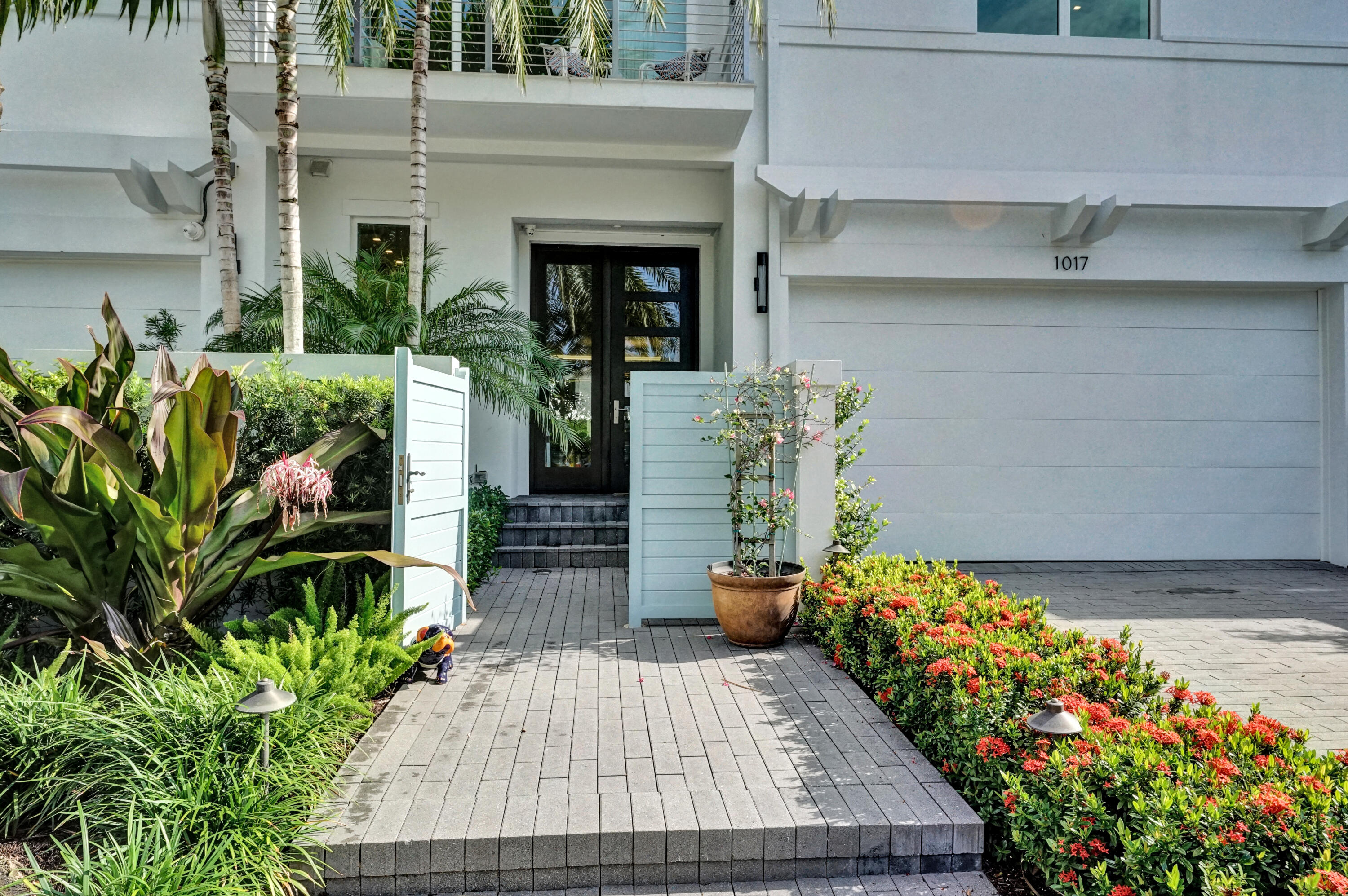 1017 Bucida Road