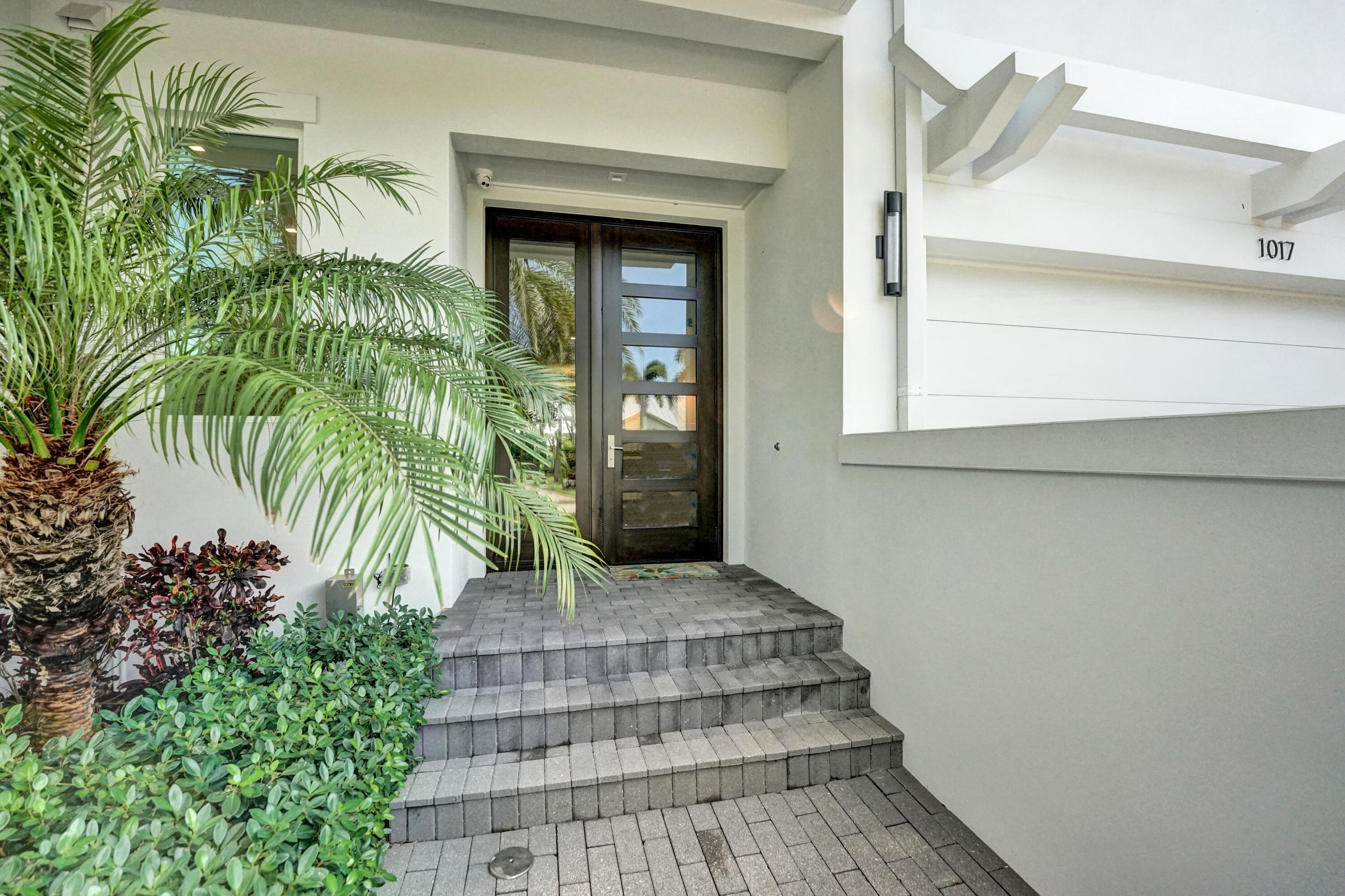 1017 Bucida Road
